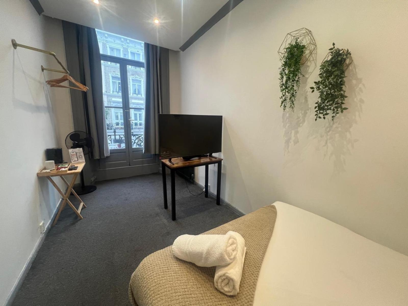 Double Room Private Bathroom