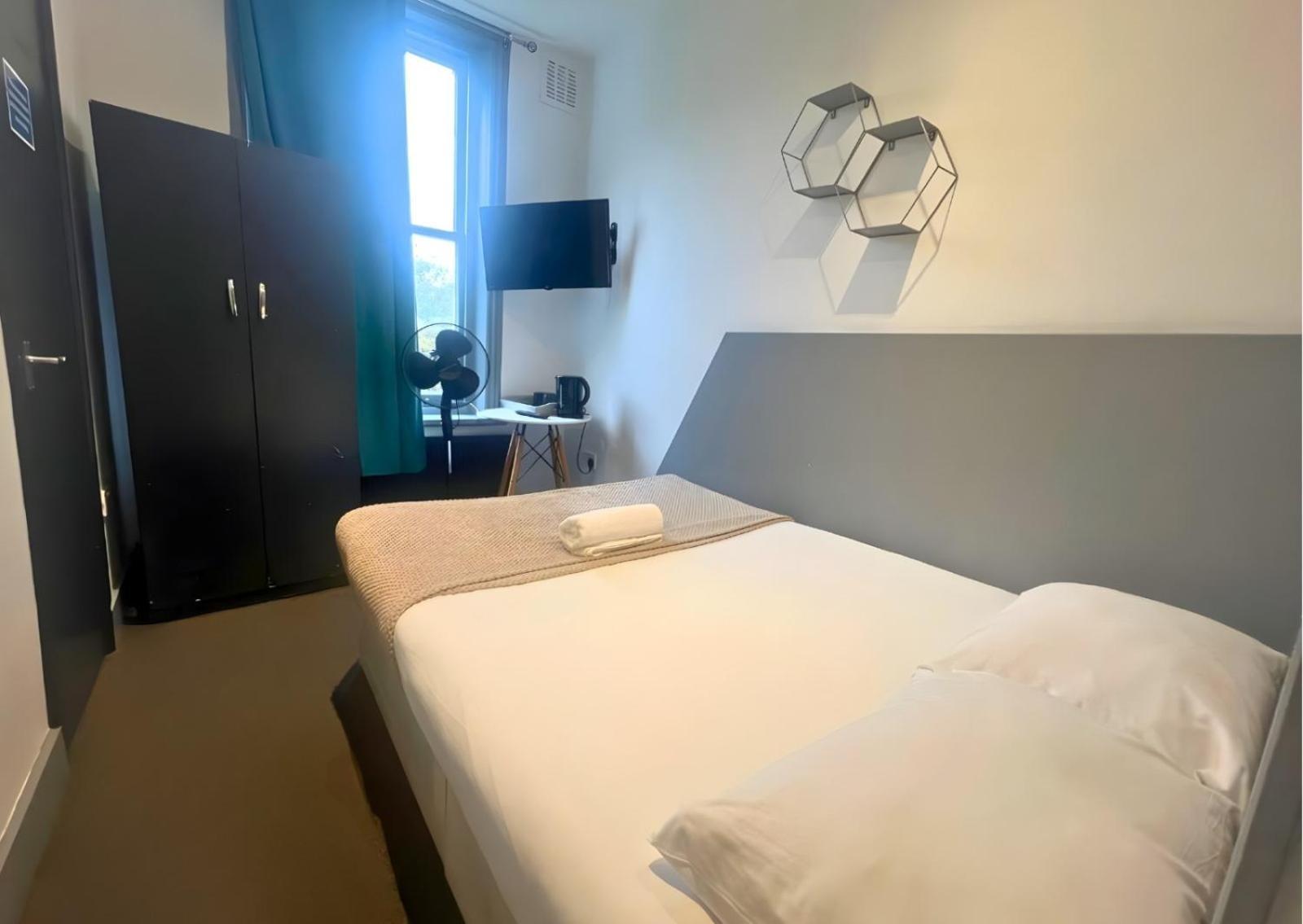 Double Room Private Bathroom