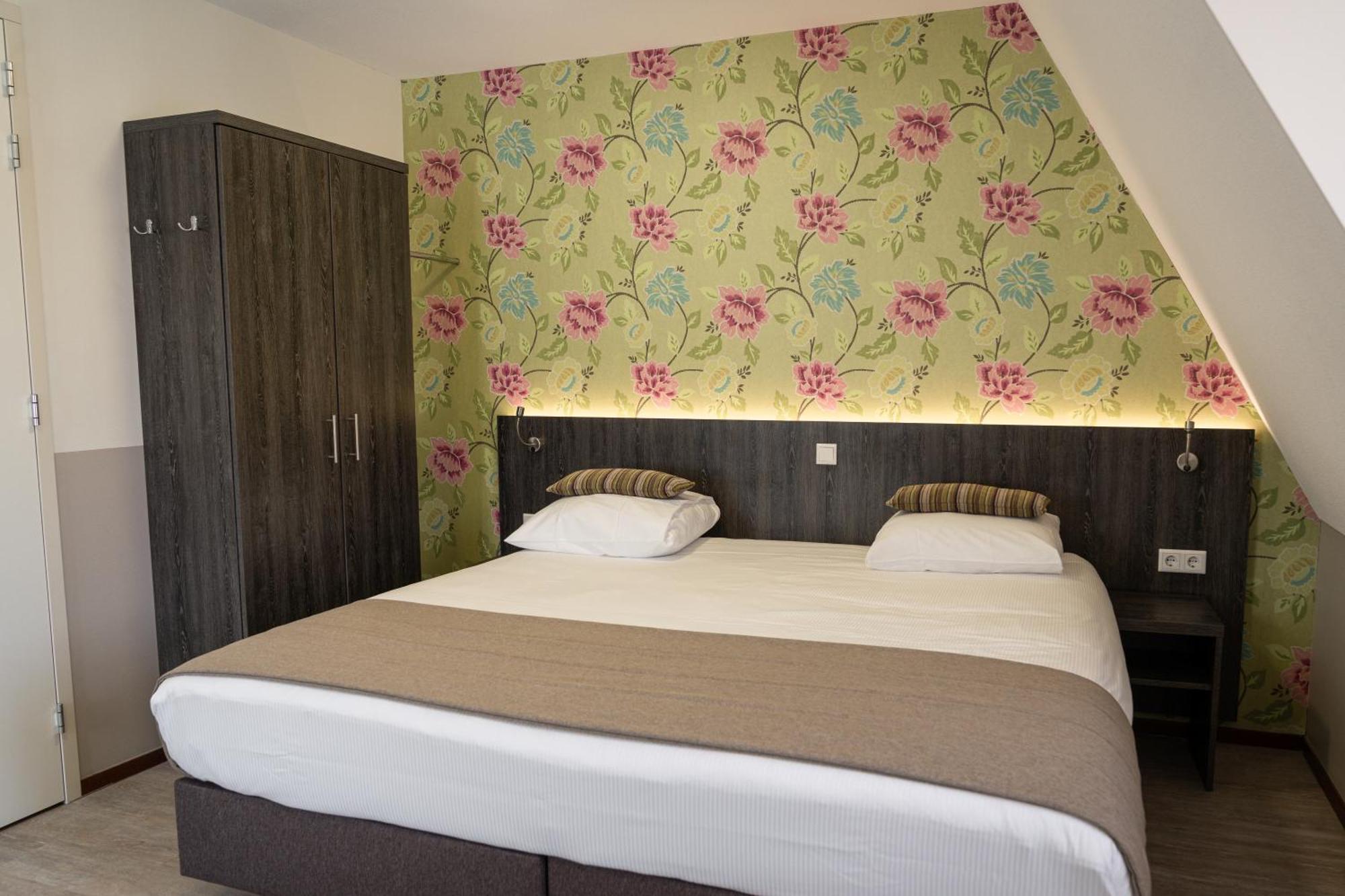 Large Double Room,1722889186:JPEG