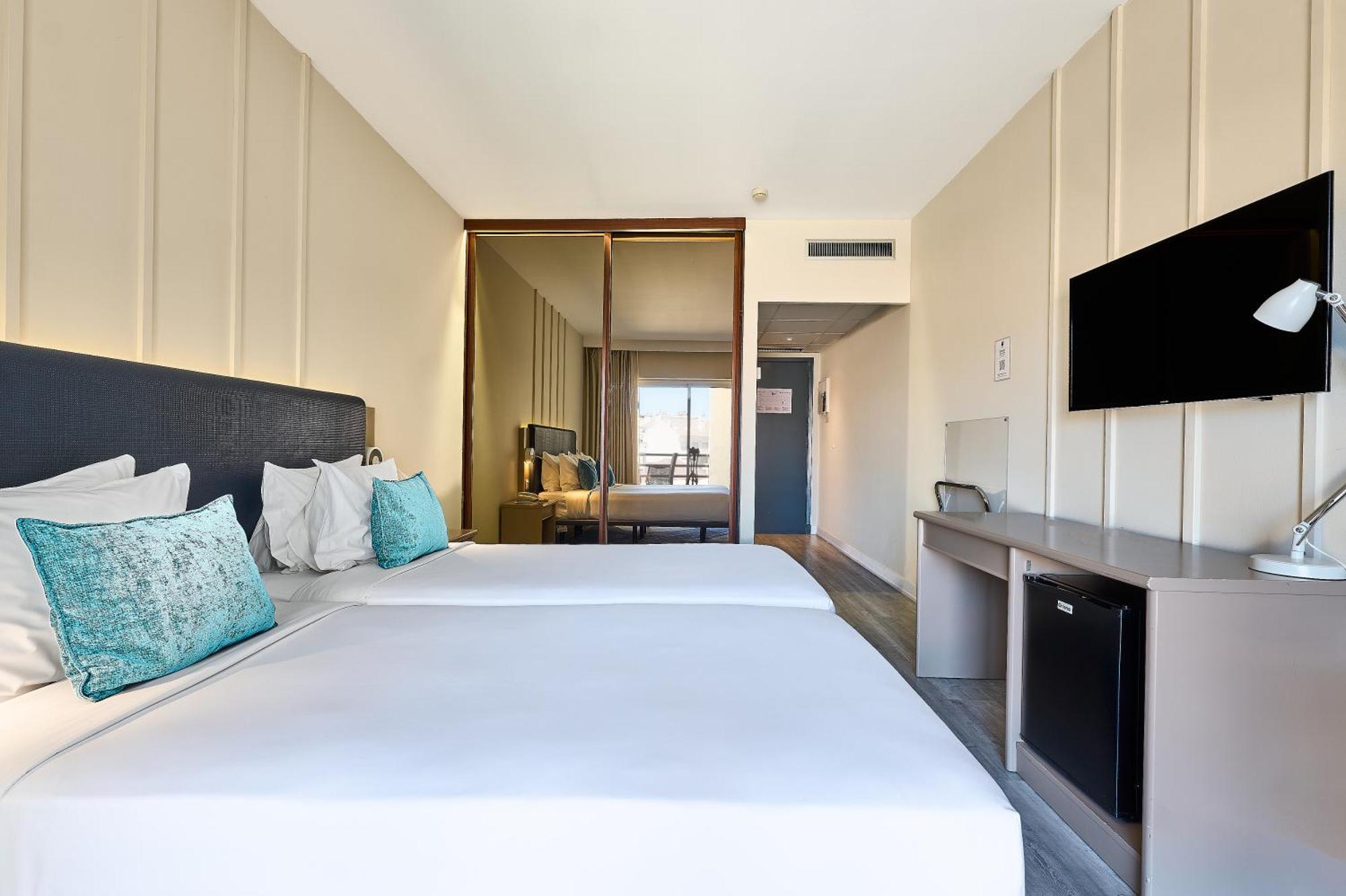 2 Twin Beds Premium Lateral Ocean View Non-Smoking,1689819230:JPEG