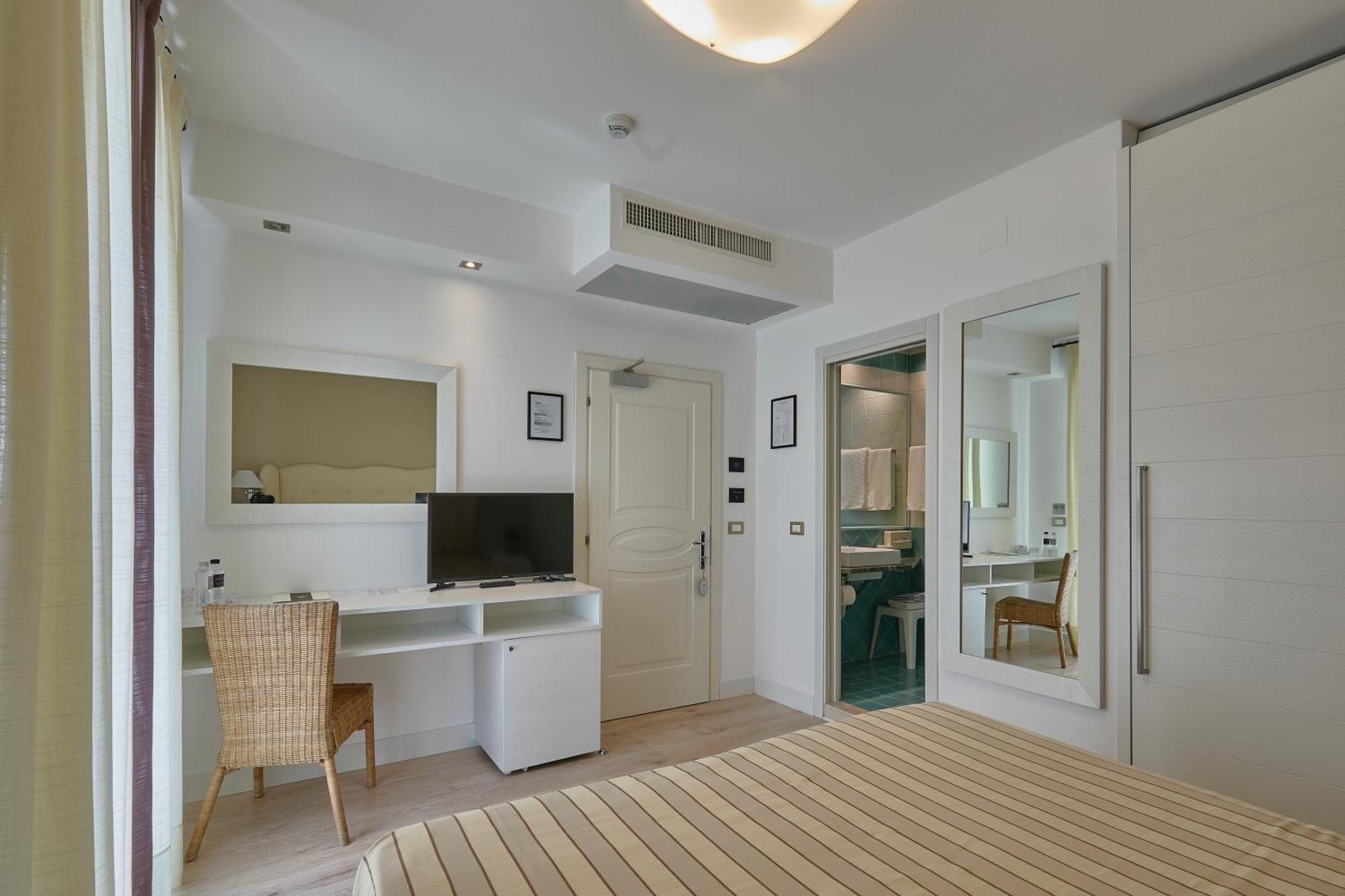 Double or Twin Room Partial Sea View