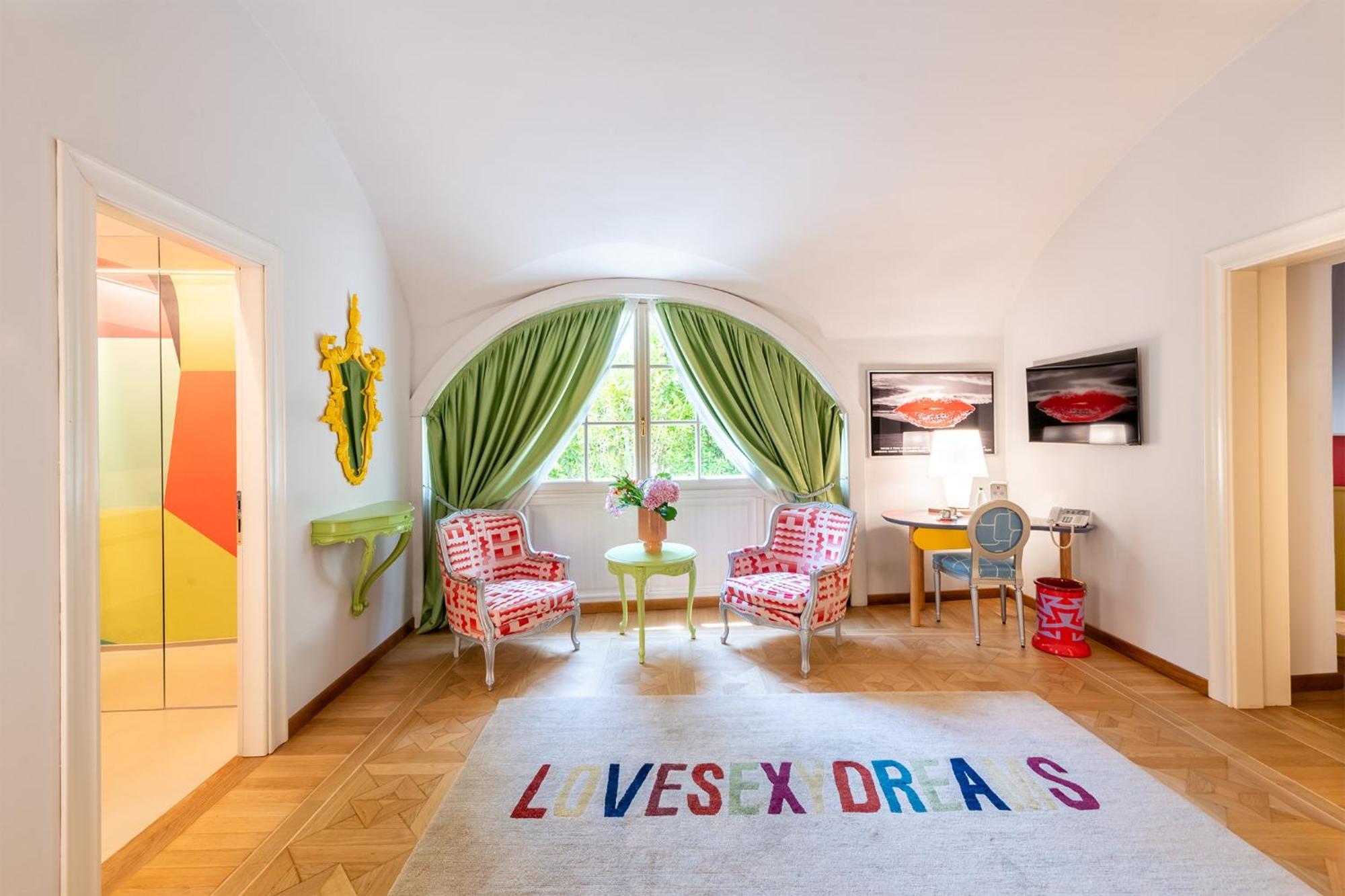 Signature Suite