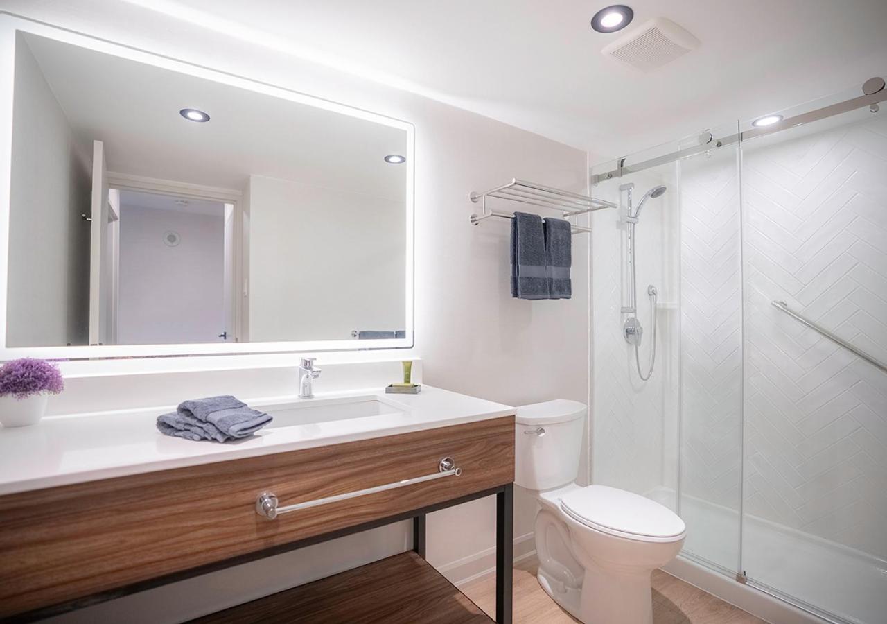 Two-Bedroom Deluxe Apartment Balcony