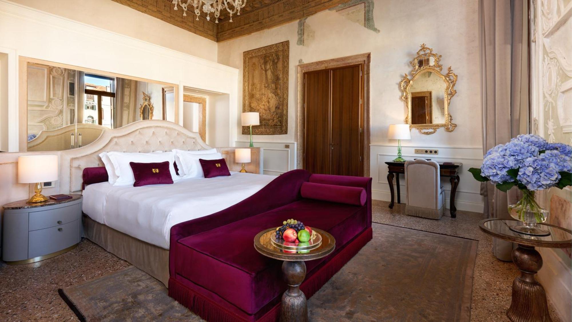 Premium Junior Suite Grand Canal View