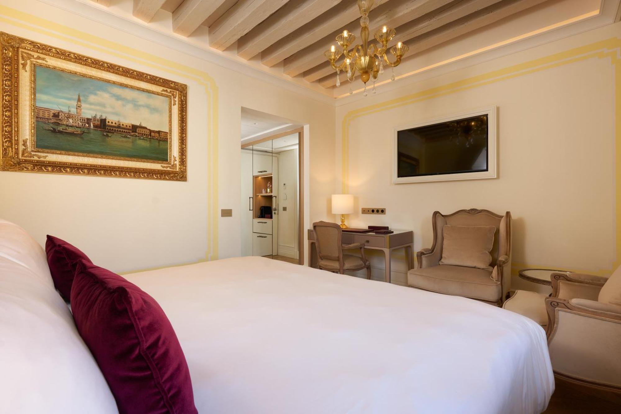 Comfort Deluxe Double Room Garden View