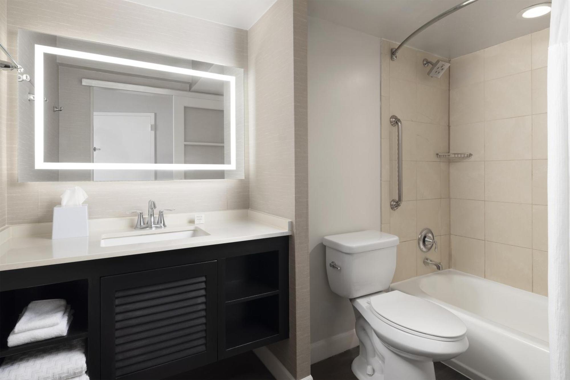 King Room City View Higher Floor or Non-Smoking