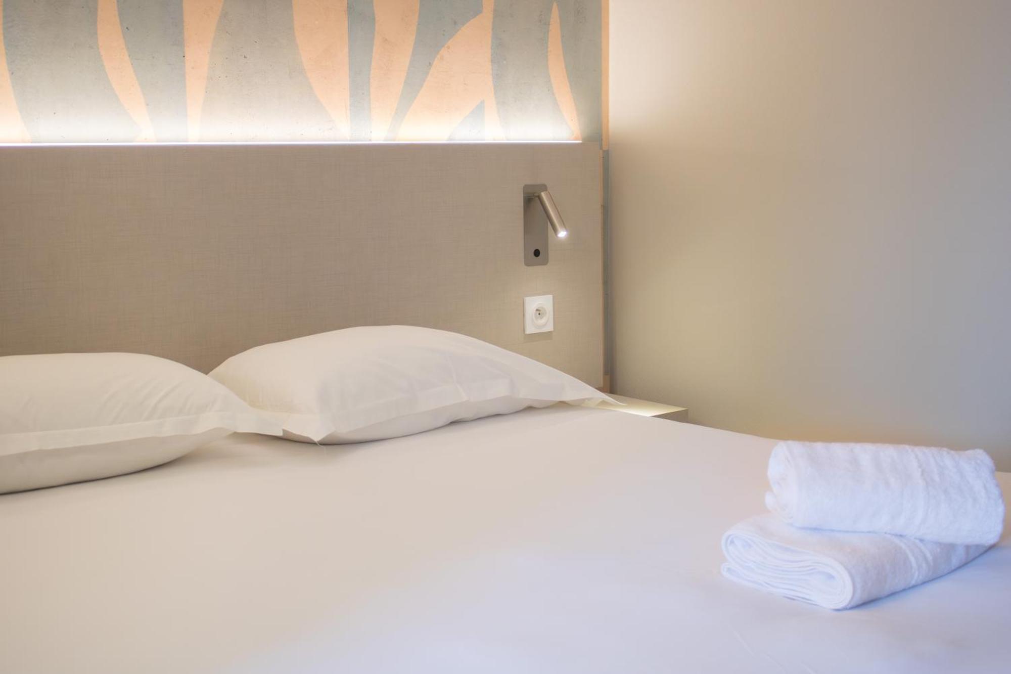 Double Room,1722914118:JPEG