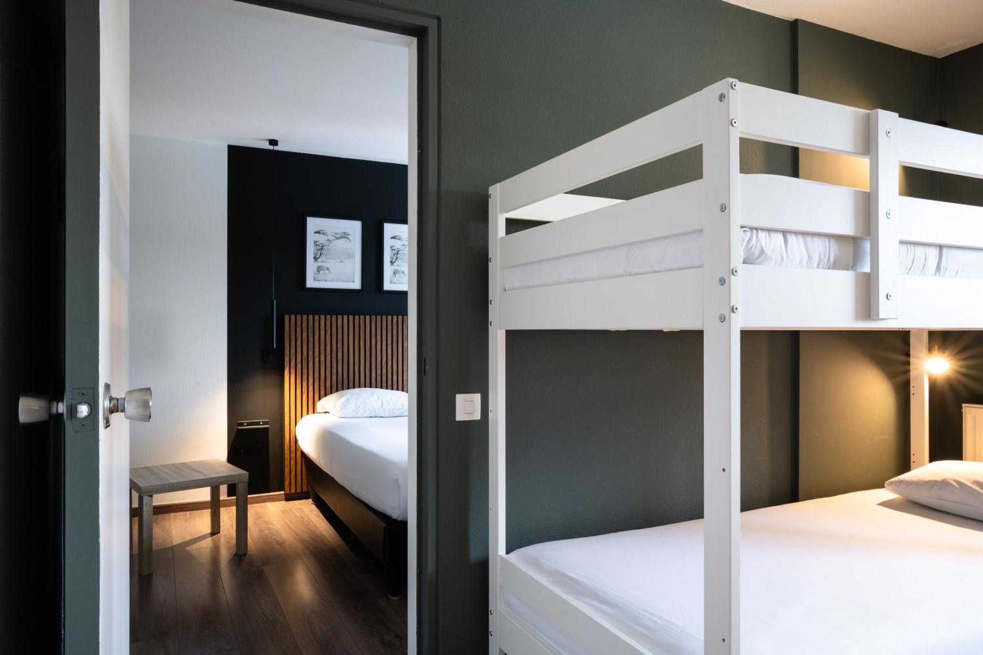 Standard Quadruple Room One Double Two Single Beds