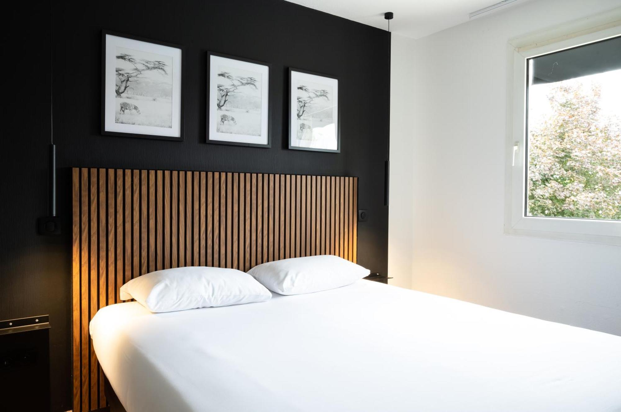 Standard Quadruple Room One Double Two Single Beds