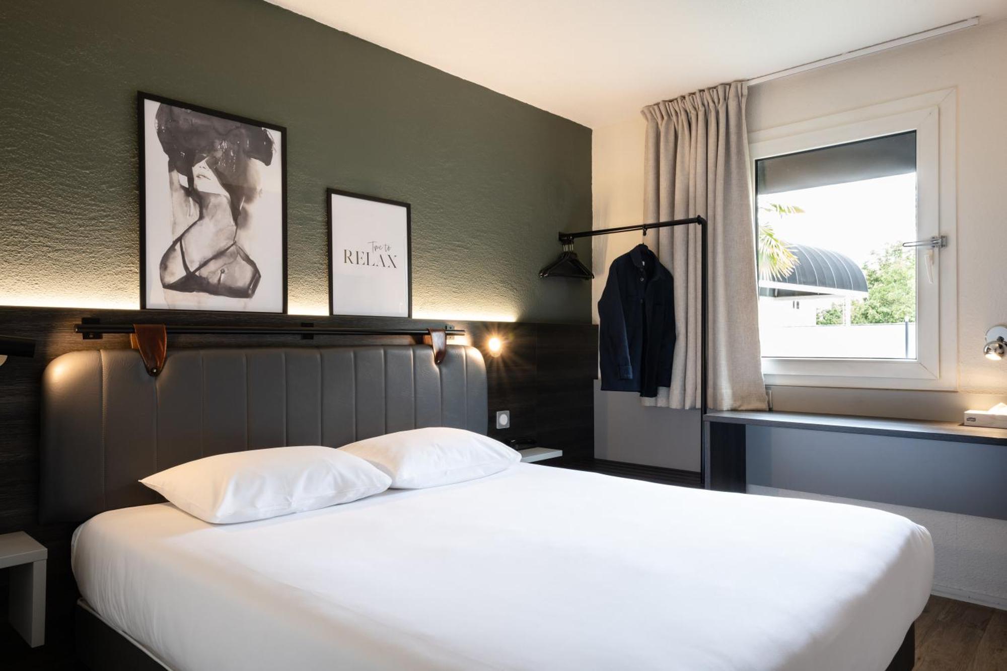 Standard Double Room Queen Bed