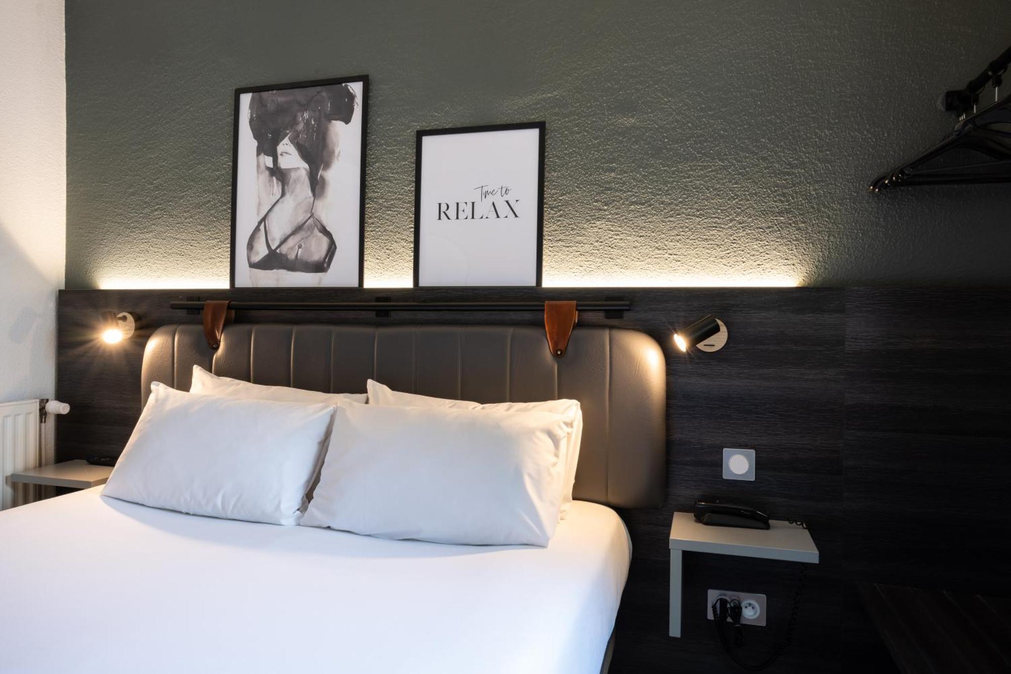 Standard Double Room Queen Bed