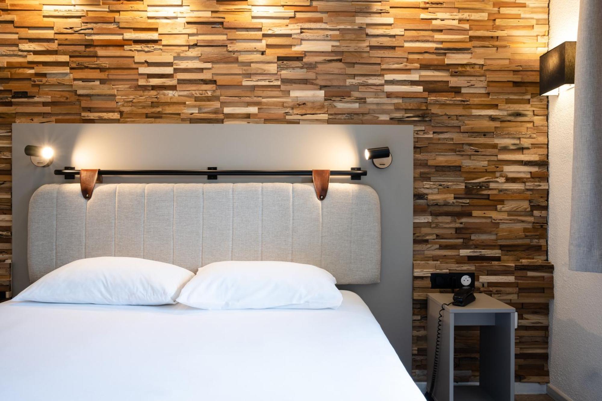 Standard Double Room Queen Bed