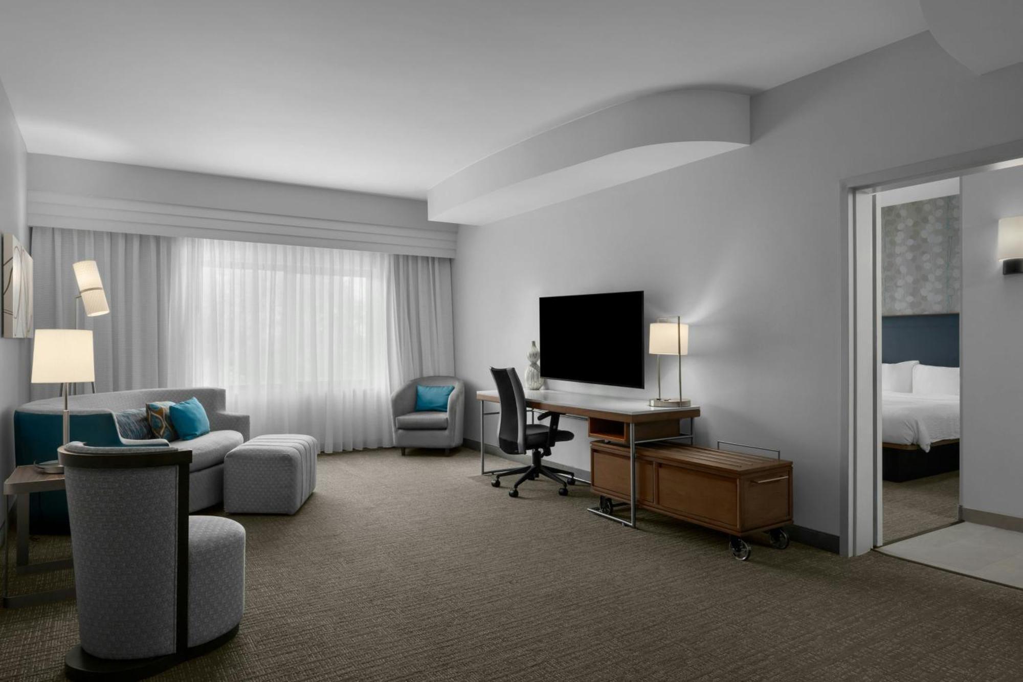 Hospitality King Suite Sofa Bed,1722915849:JPEG