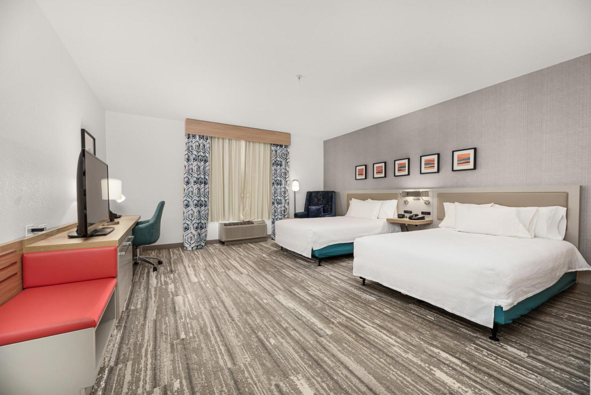 Queen Room Two Queen Beds Mobility Hearing Access