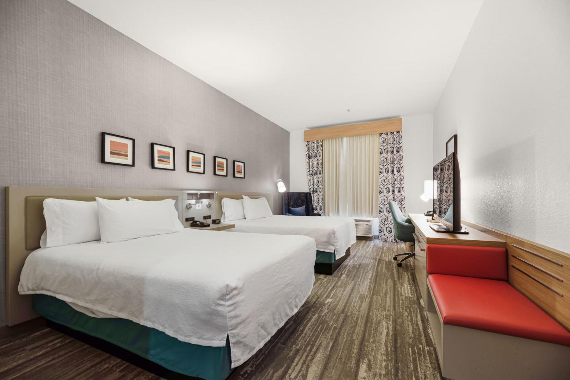 Queen Room Two Queen Beds Mobility Hearing Access