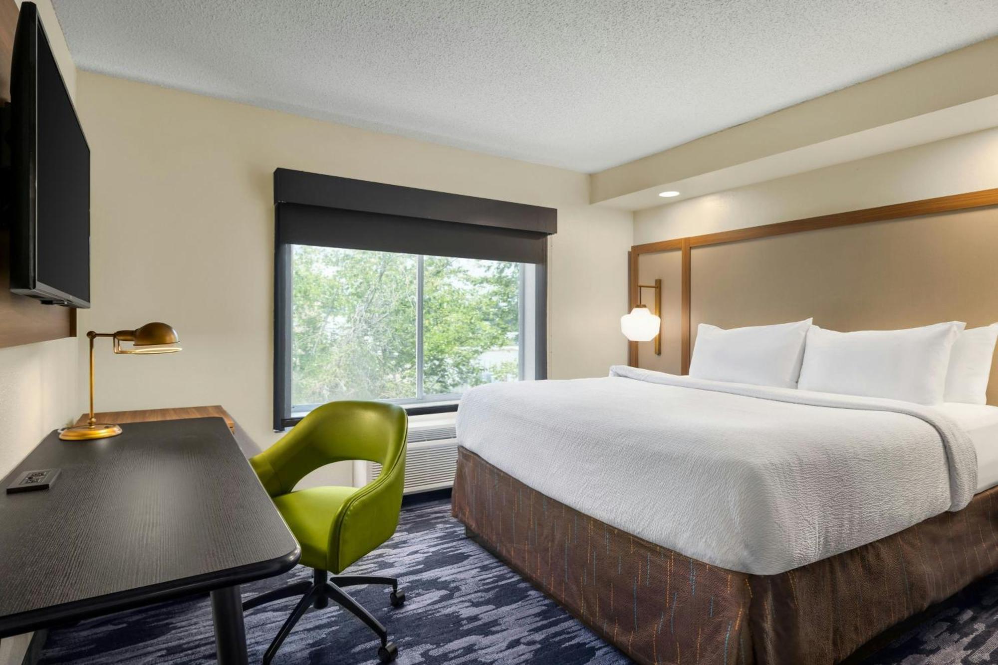 King Room Transfer Shower Roll Shower Mobility Access or Hearing Accessible