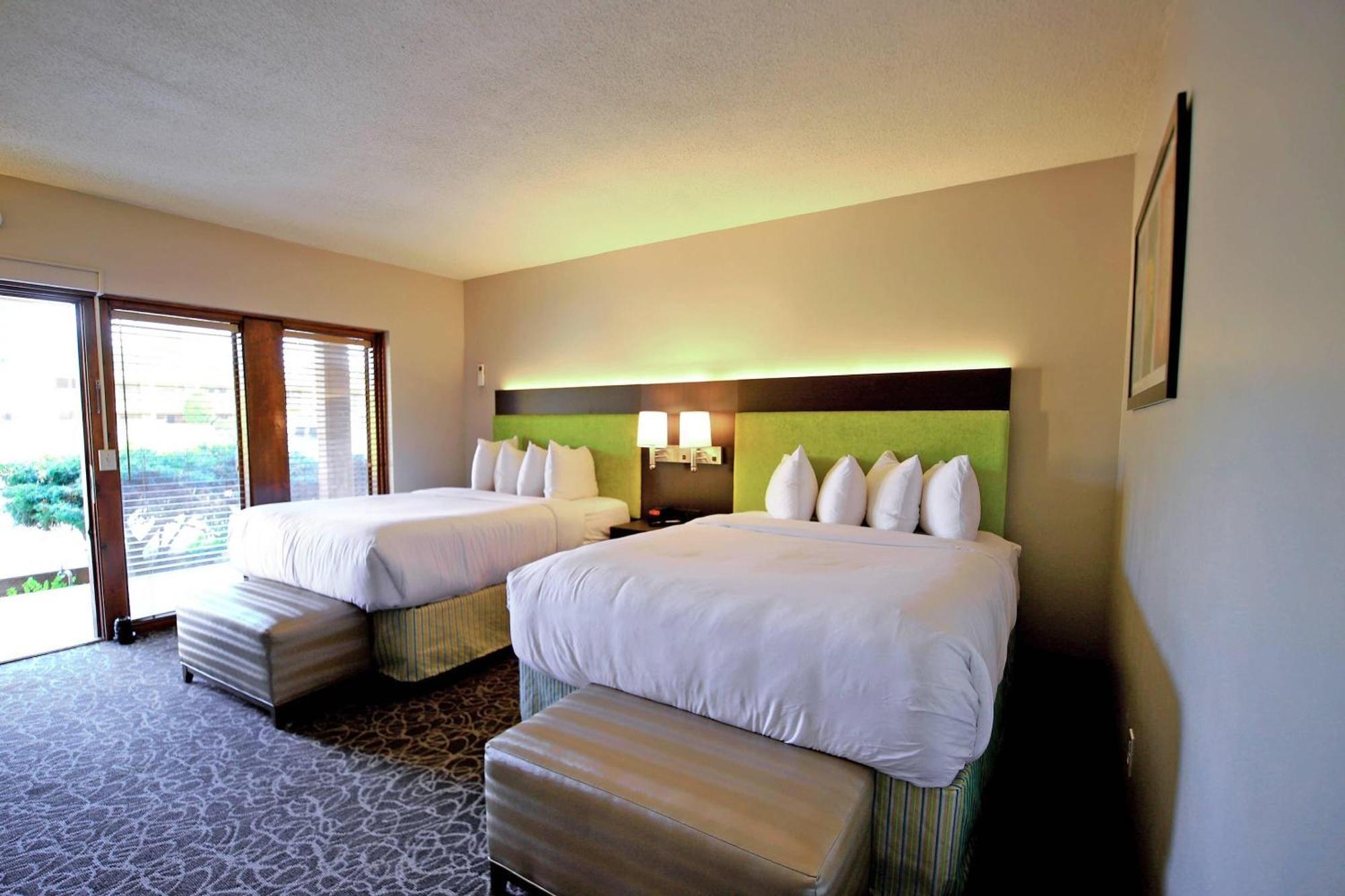 Queen Room Two Queen Beds Non-Smoking