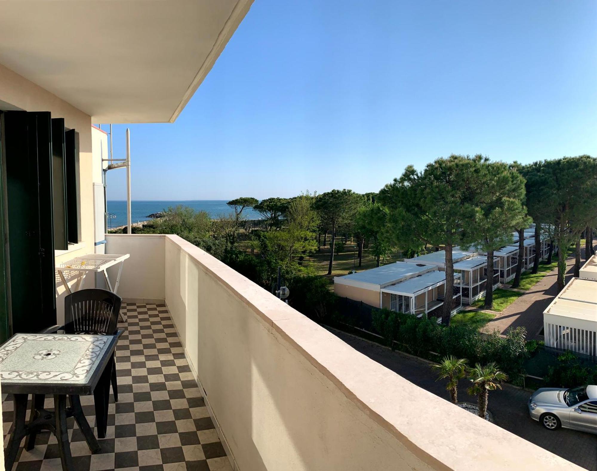 Studio Balcony