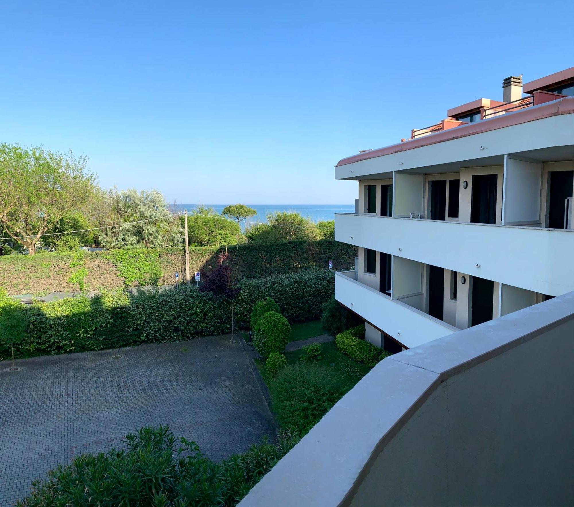Studio Balcony