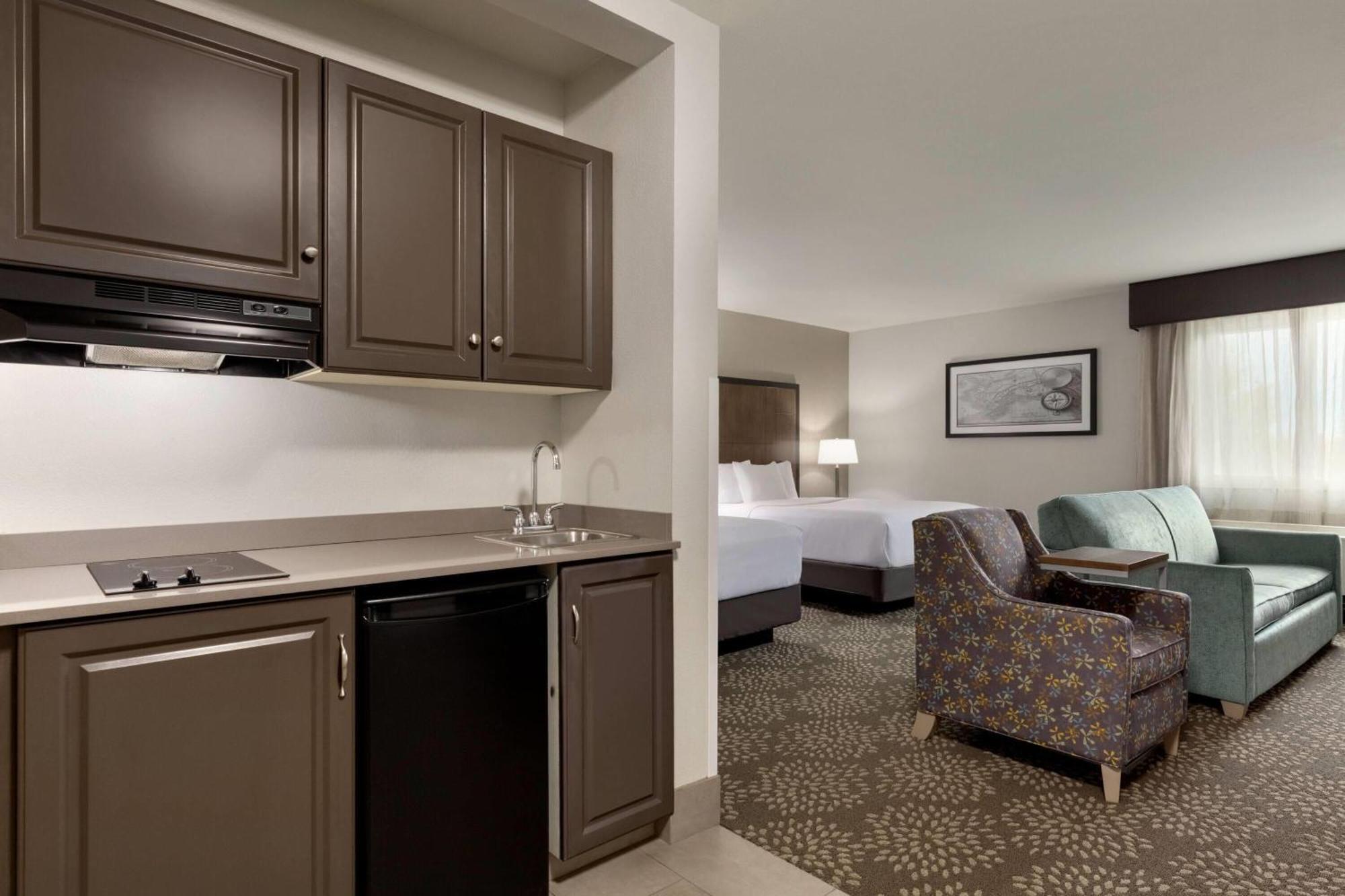 Queen Room Kitchenette Disability Access