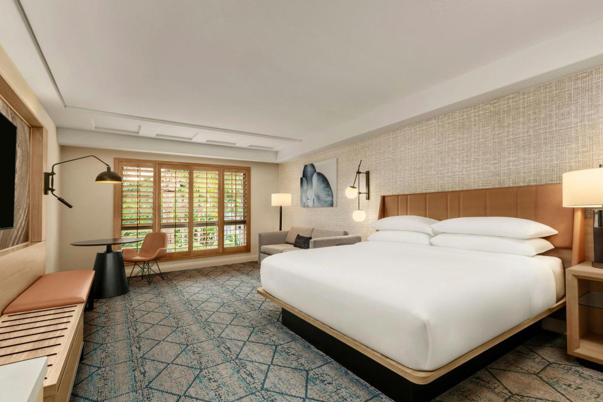 Larger Guest room 1 King,1706278489:JPEG