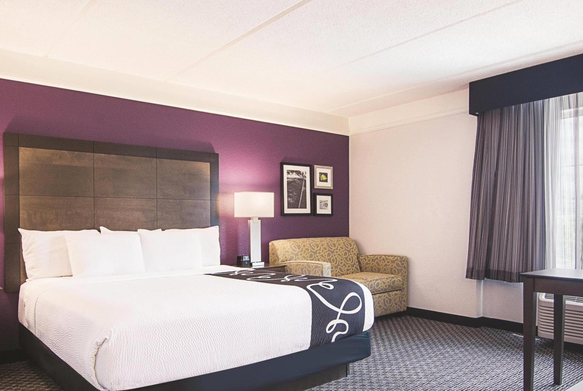 Deluxe King Room,1722943946:JPEG