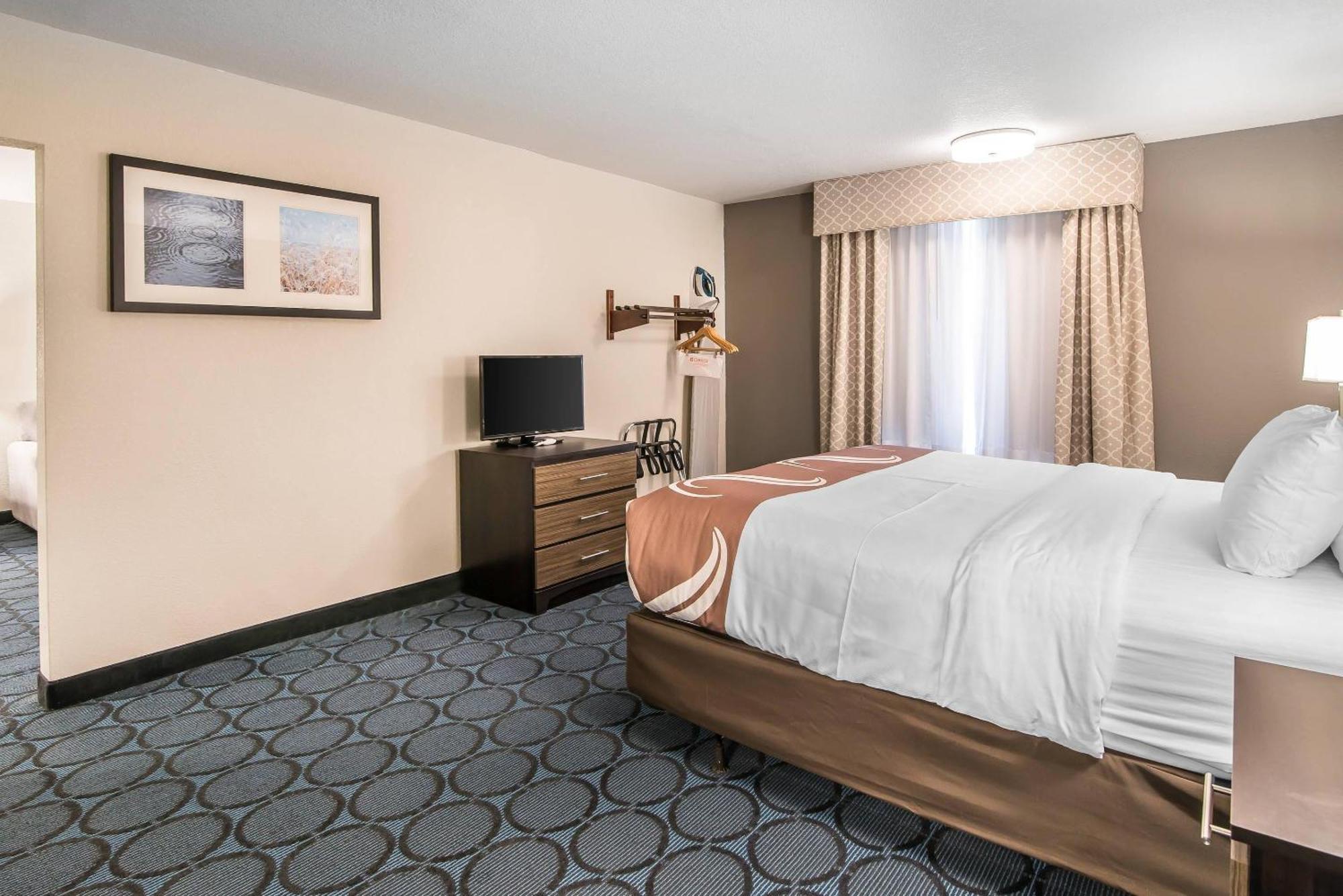 One-Bedroom King Suite Sofa Bed Non-Smoking