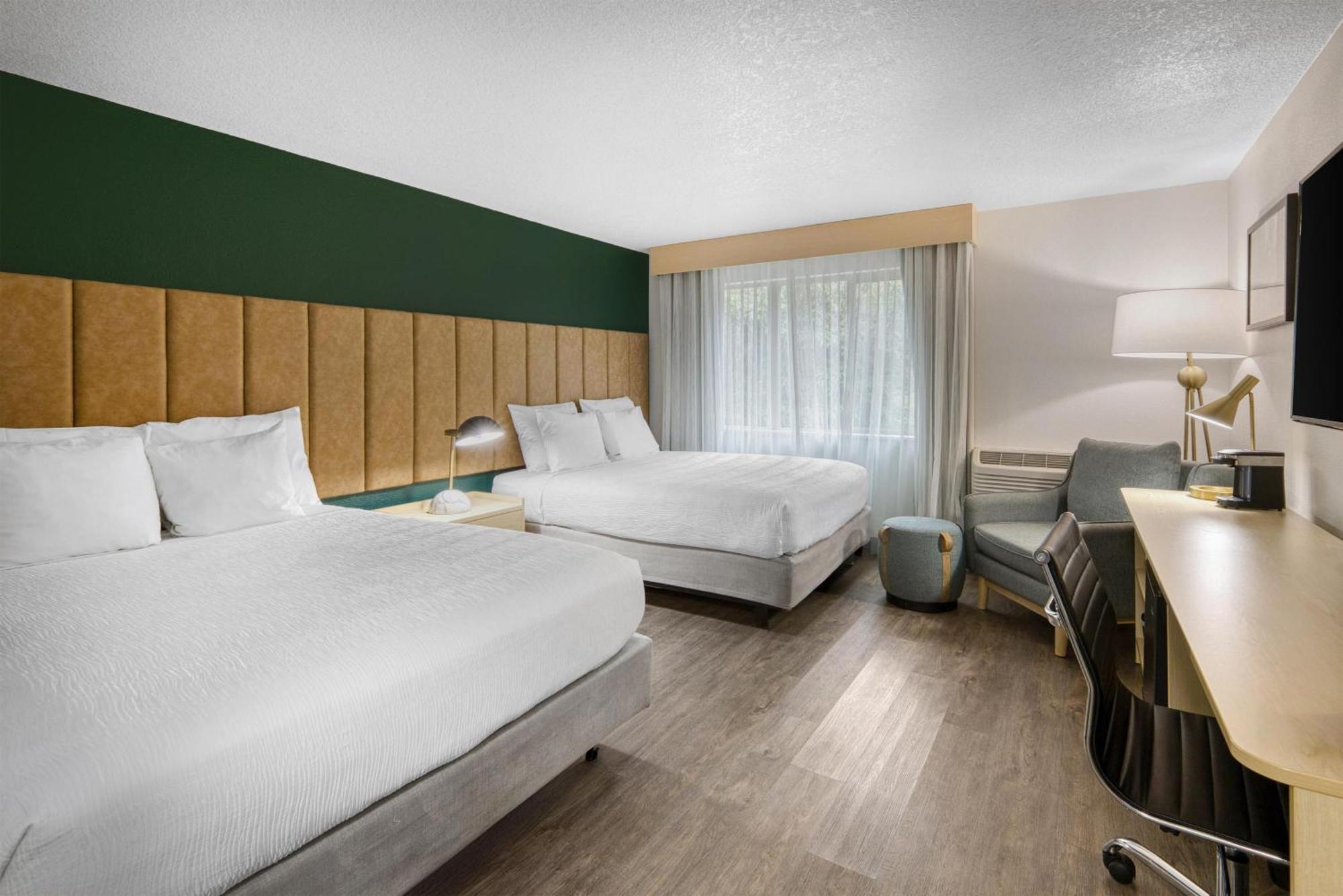 Queen Room Two Queen Beds Walk Shower Disability Access or Non-Smoking,1722949459:JPEG