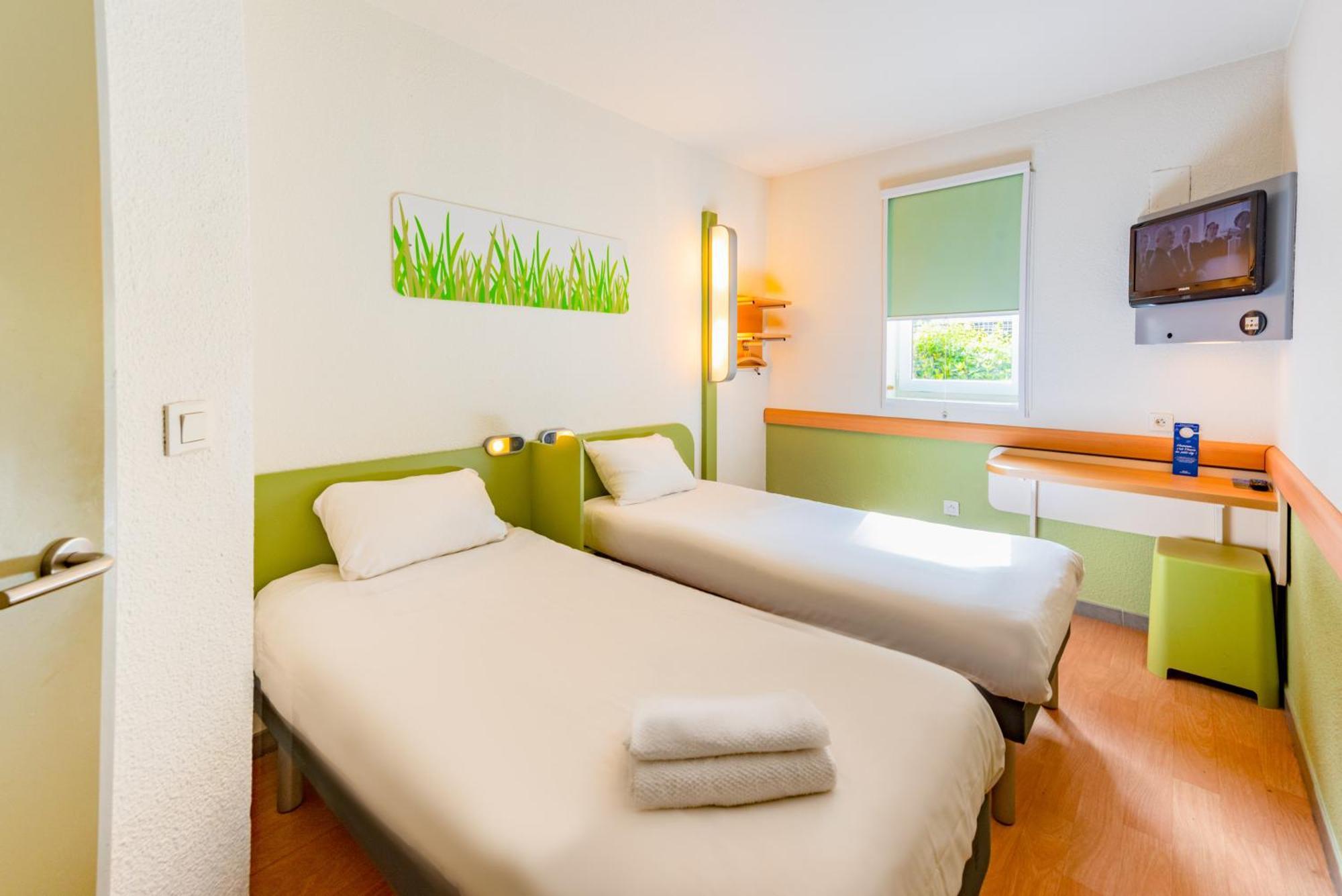 Twin Room,1722968195:JPEG
