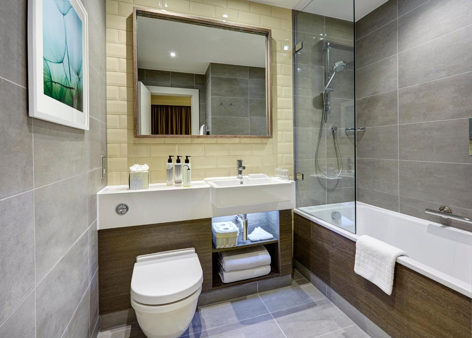 Deluxe King Studio Suite