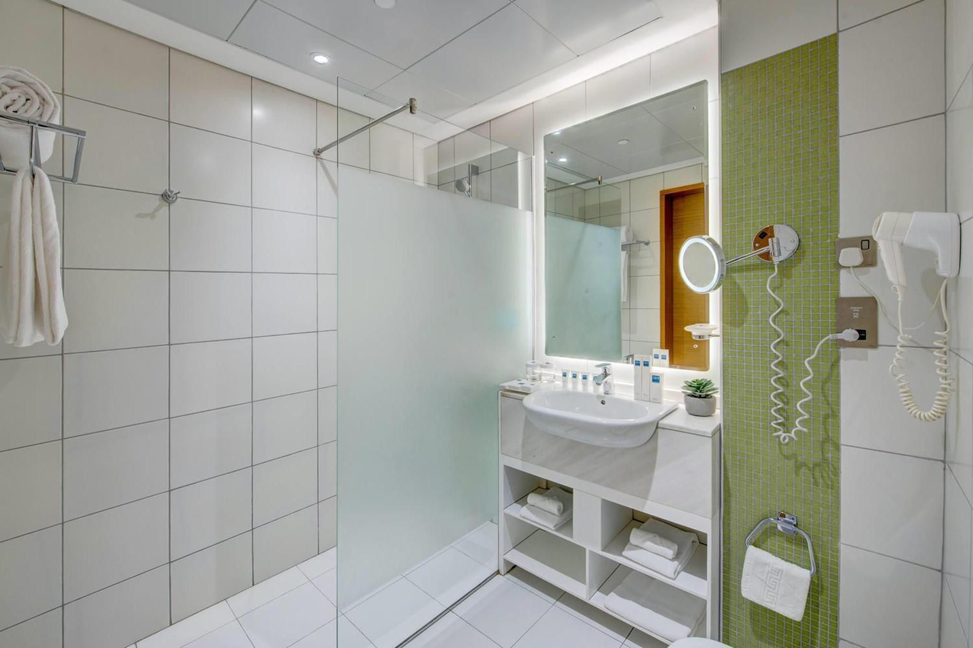 Classic Twin Room City View F&B