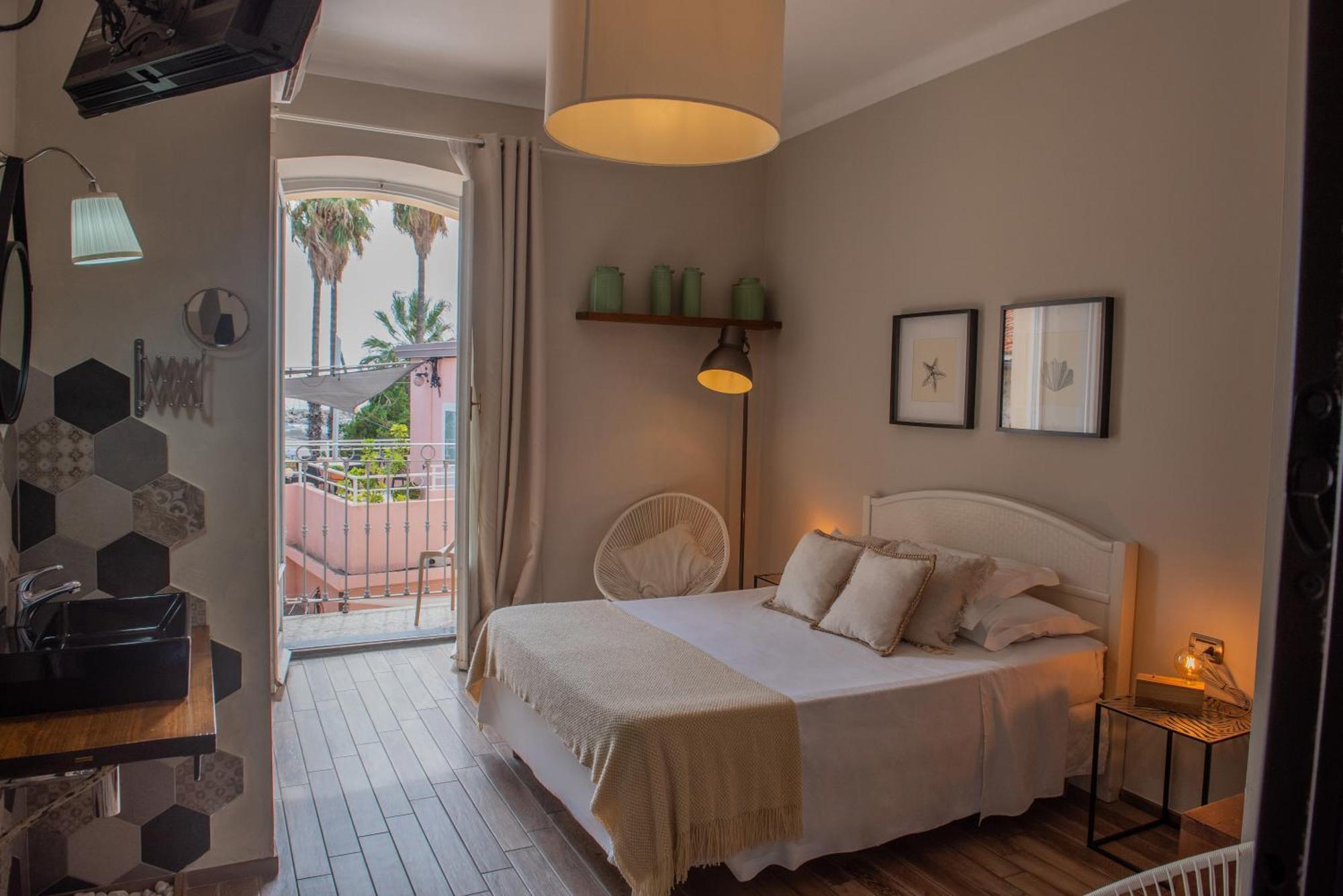 Deluxe Double Room with Balcony,1722992894:JPEG