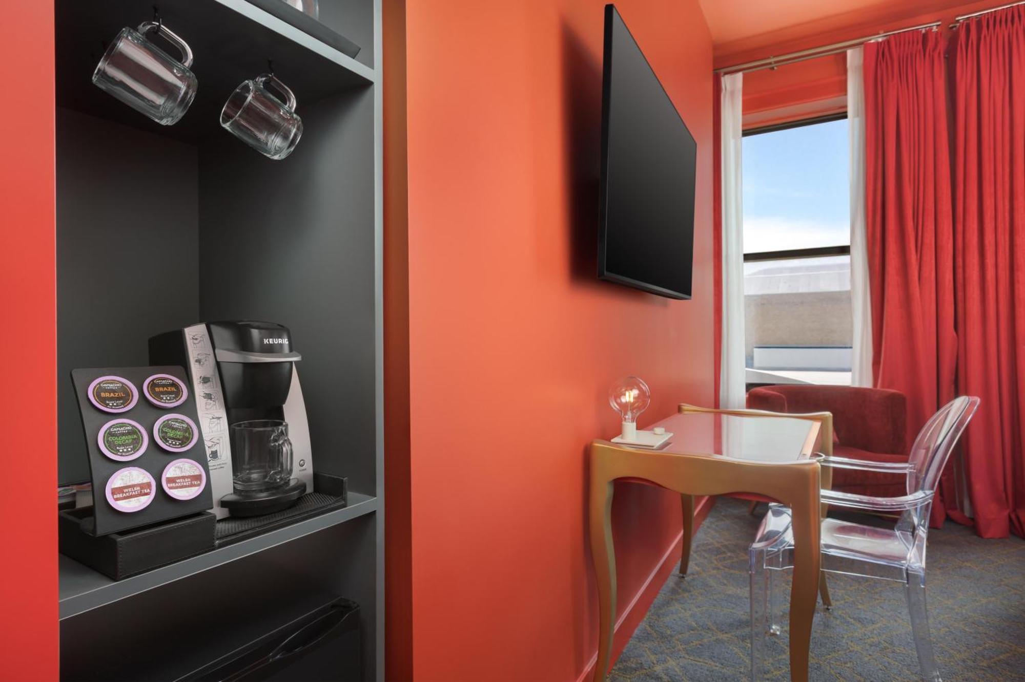 Red Queen Room