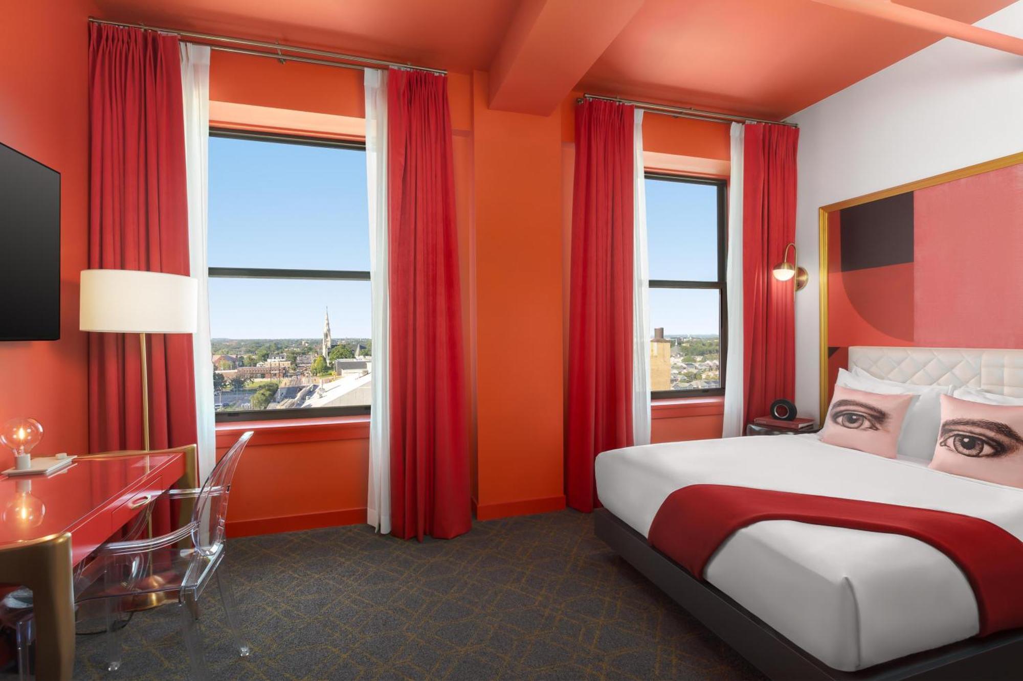 Red Queen Room