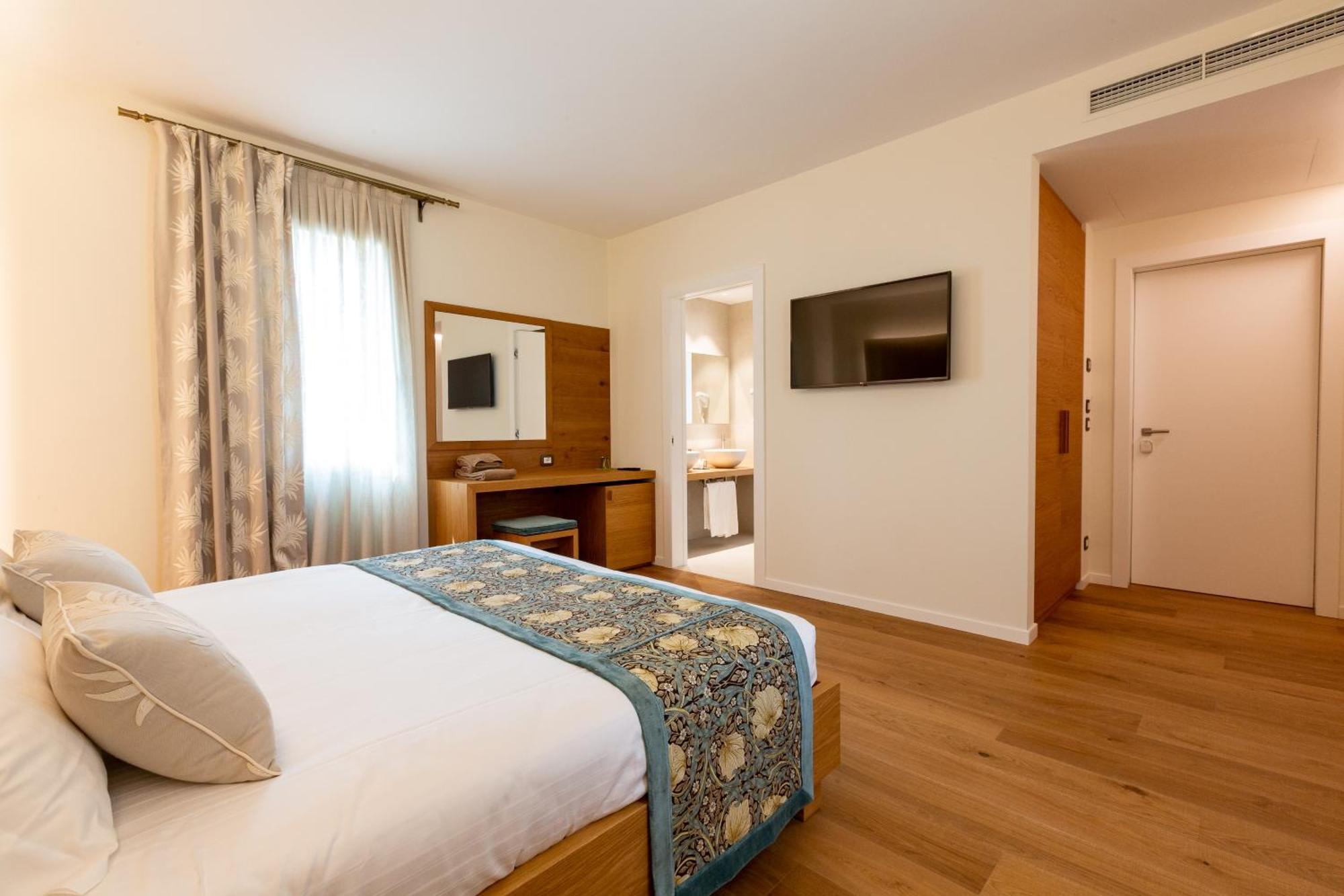 Deluxe Junior Suite