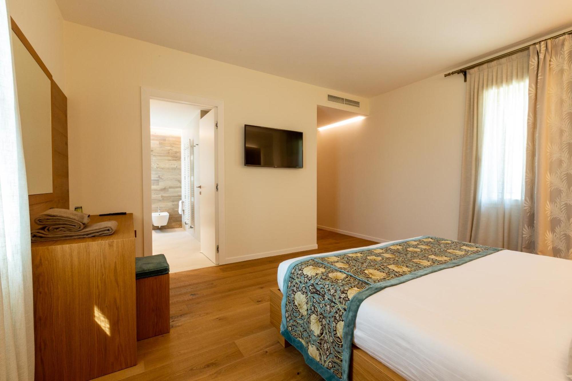 Deluxe Junior Suite