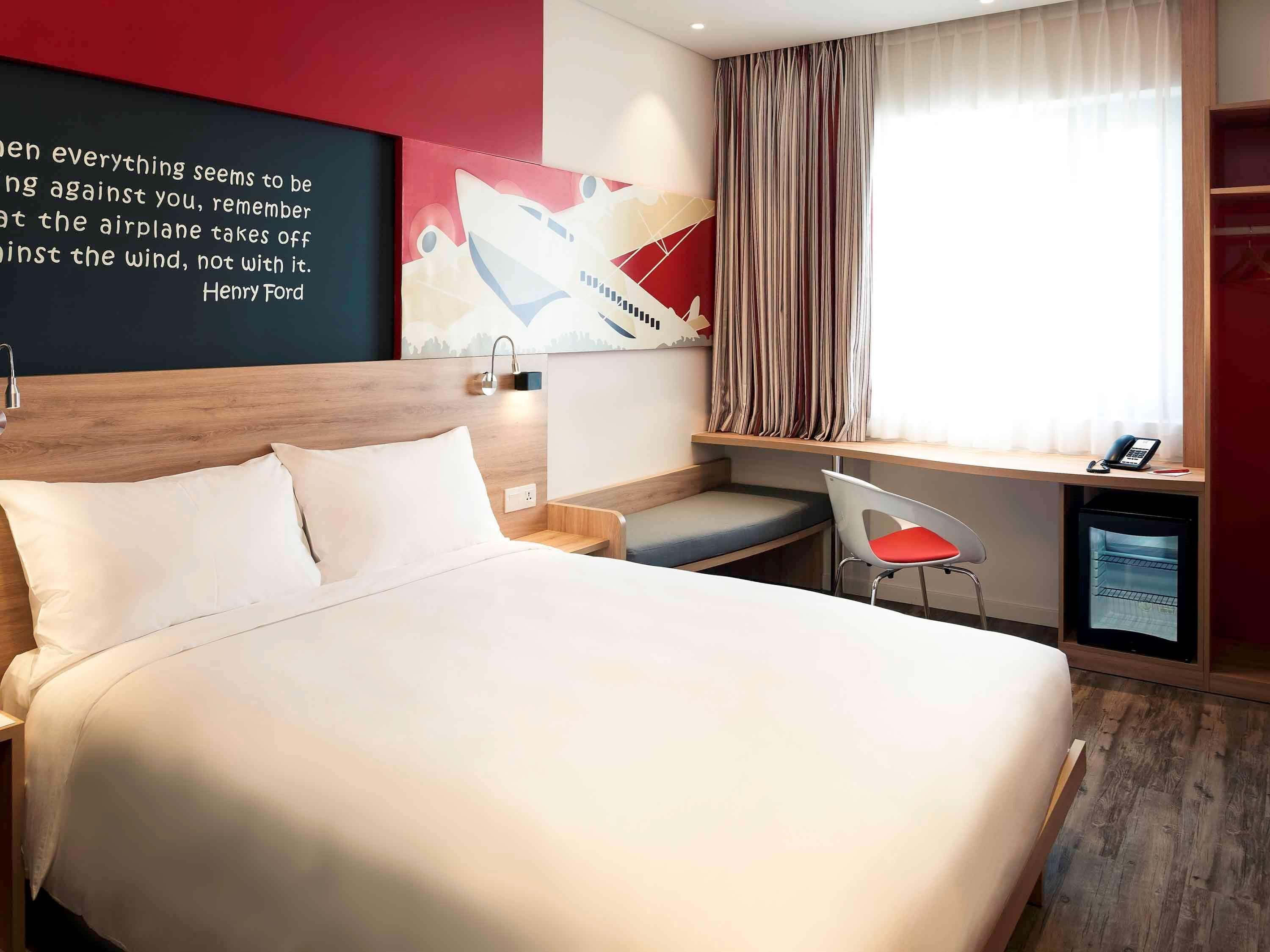 Standard Queen Room Complimentary Round-trip Transfer to International Terminal upon request