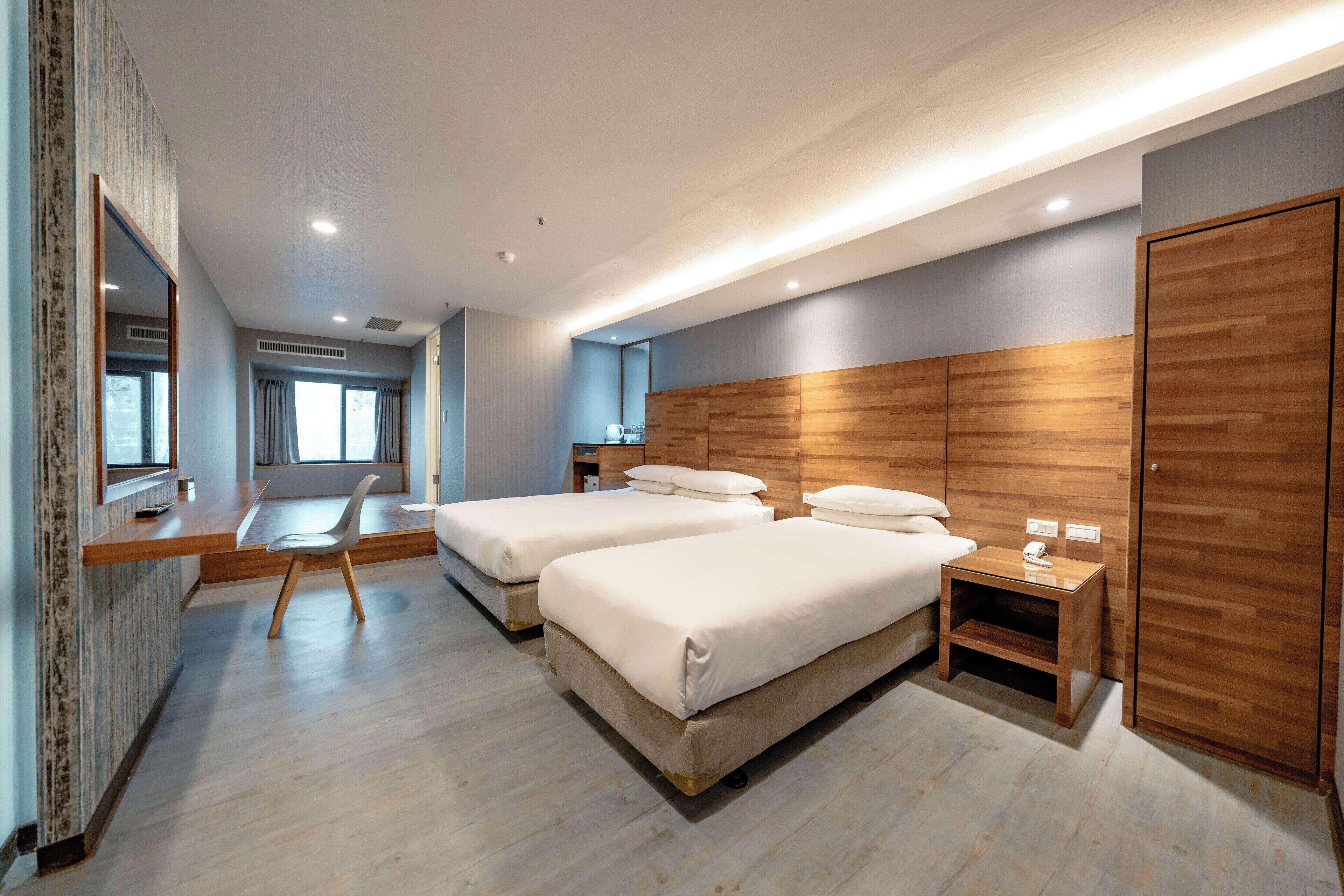 Deluxe Triple Room City View