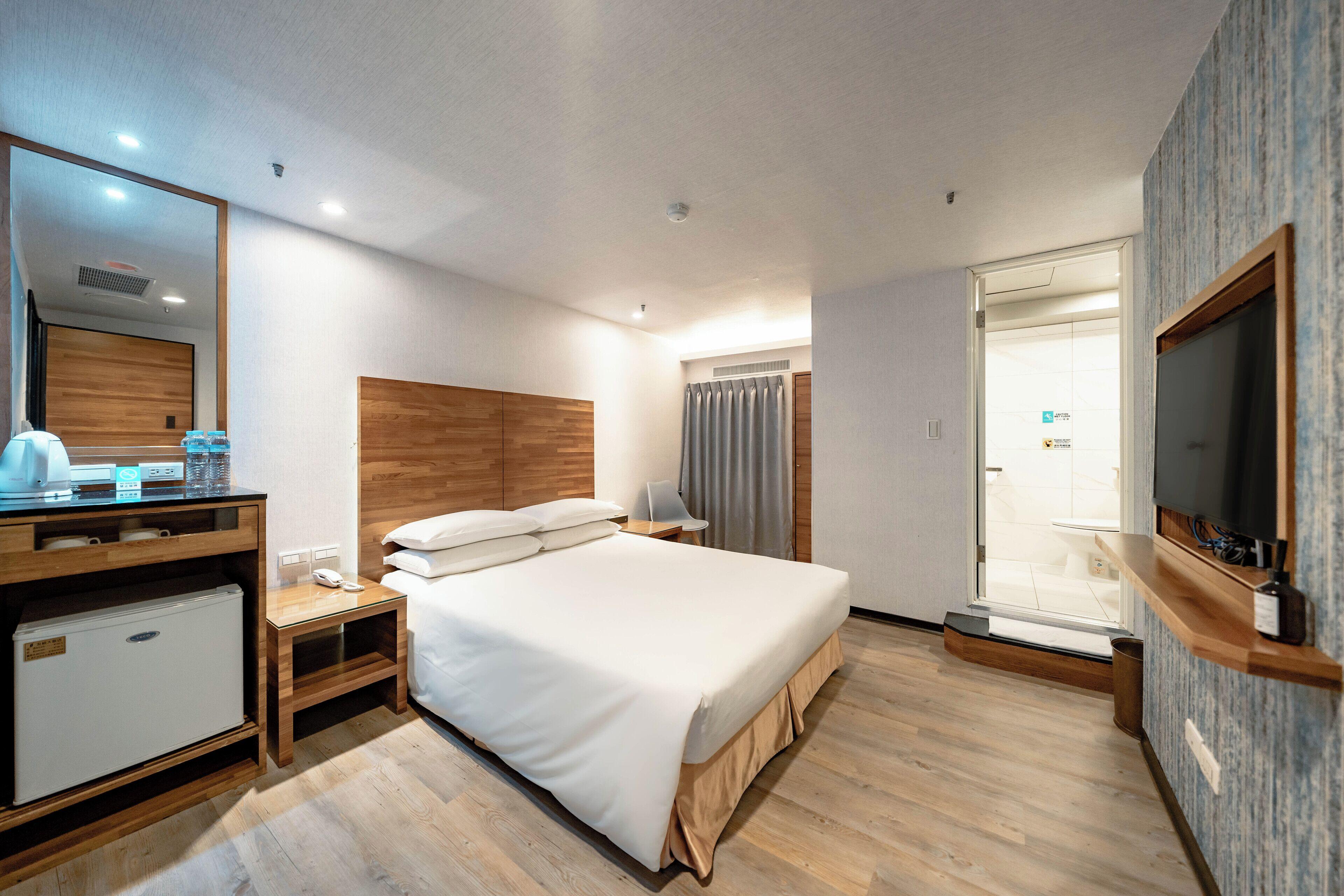 Standard Double Room No Window