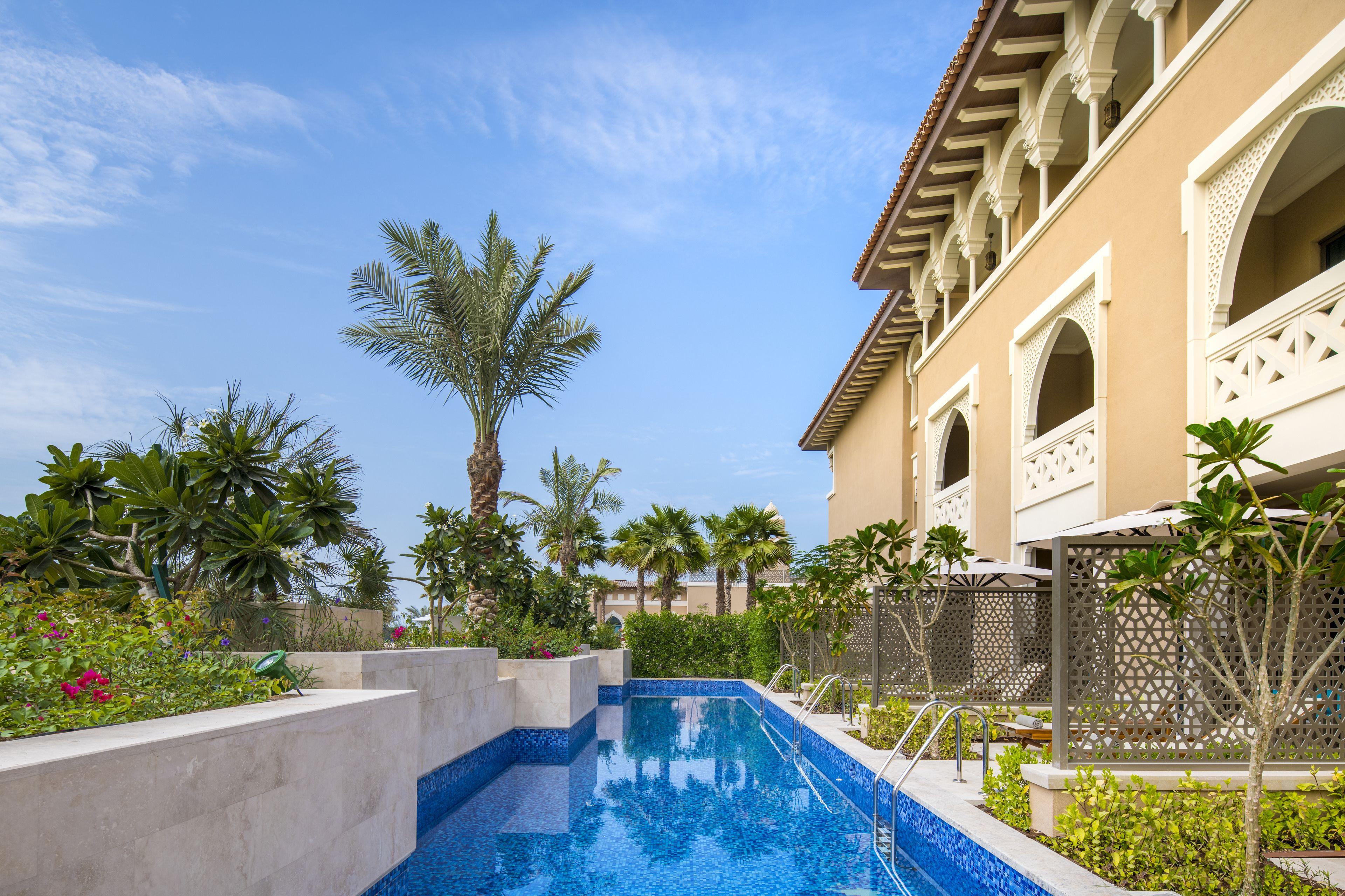 Premium King Room Pool Access