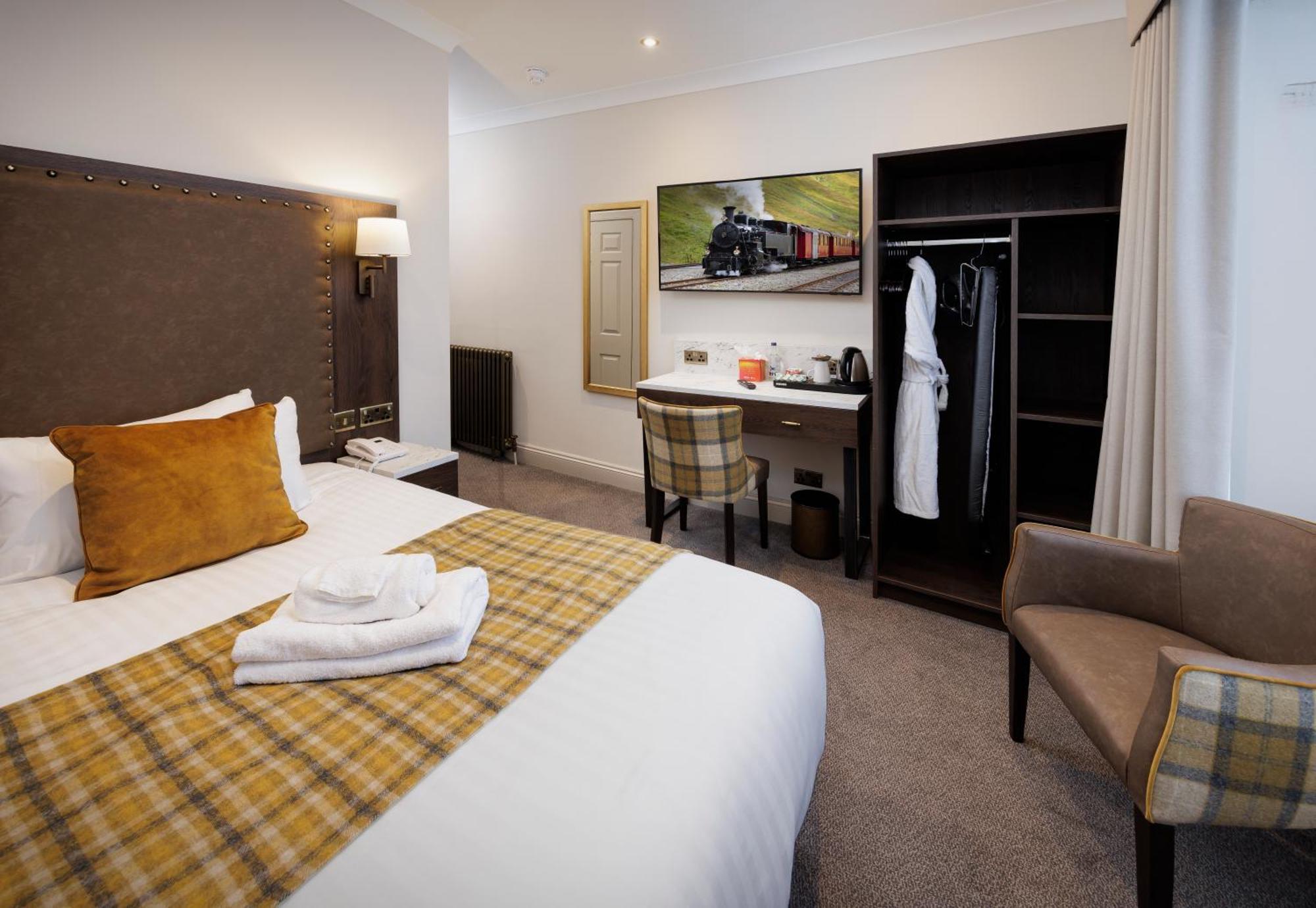 Quadruple Room,1729980337:JPEG