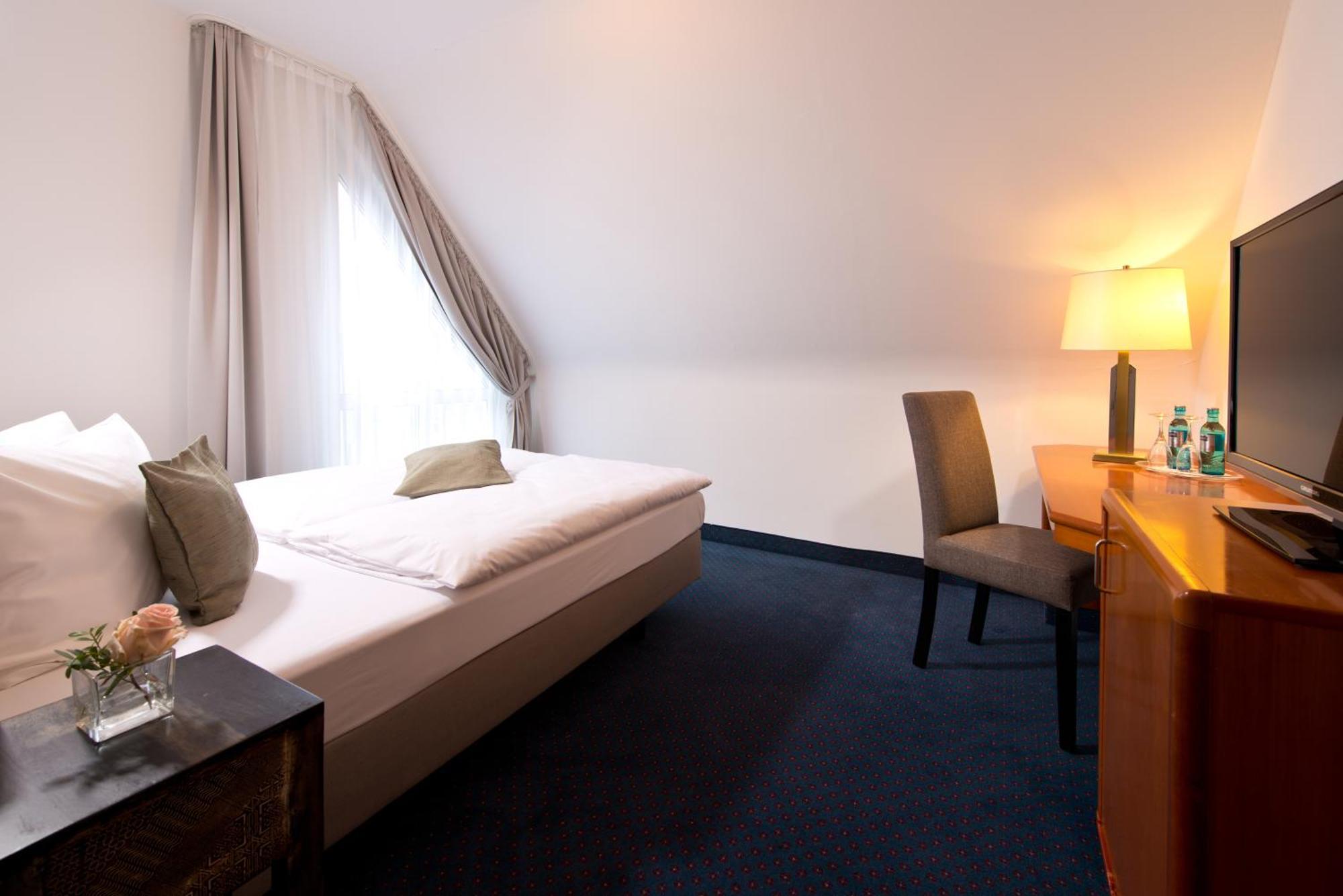 Economy Twin Room
