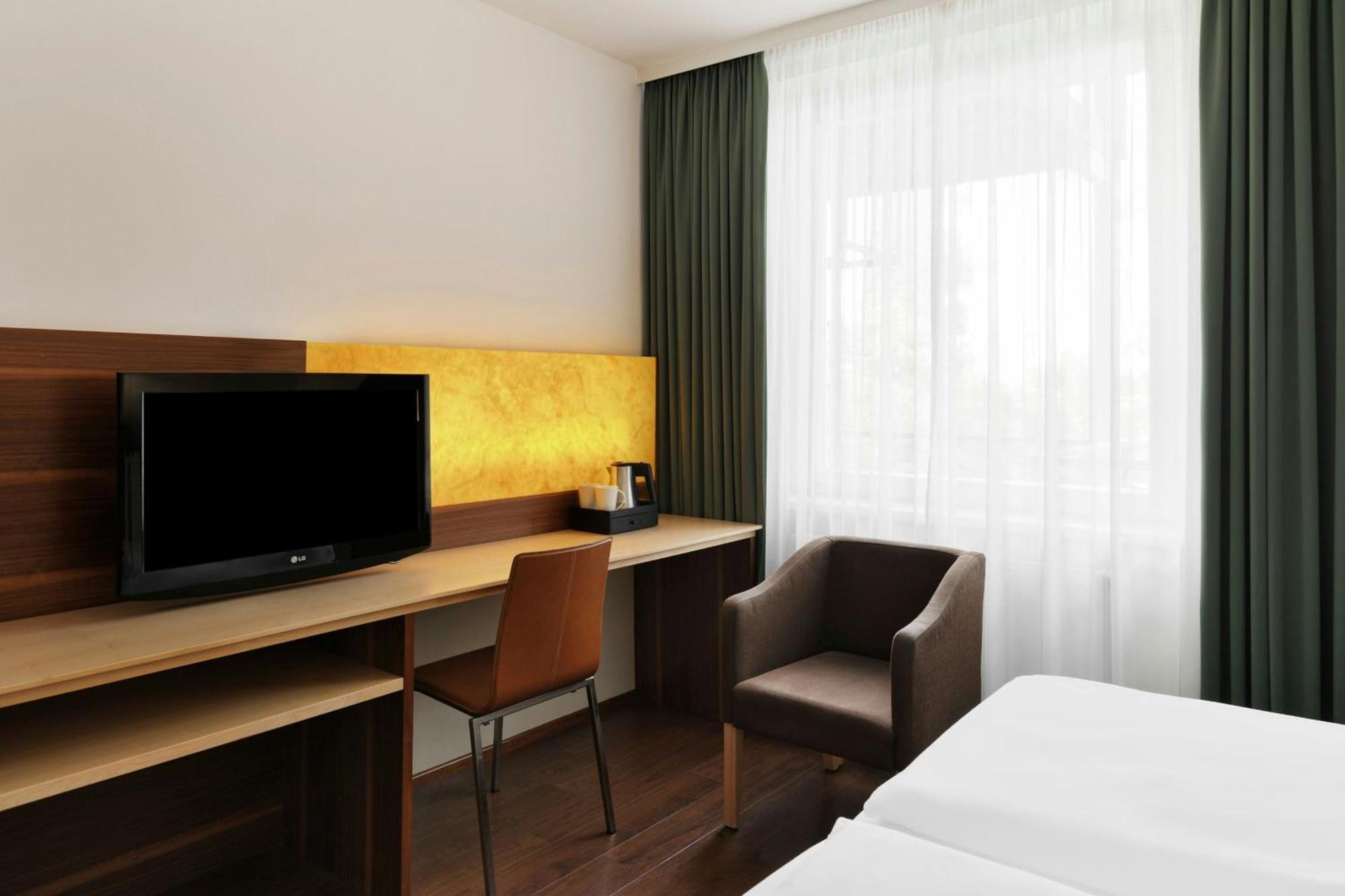 Standard Twin Room Two Twin Beds