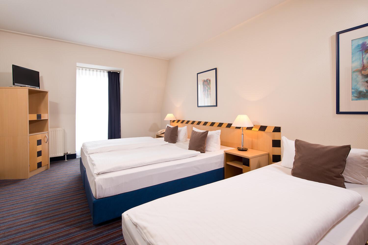 Triple Room,1729982332:JPEG