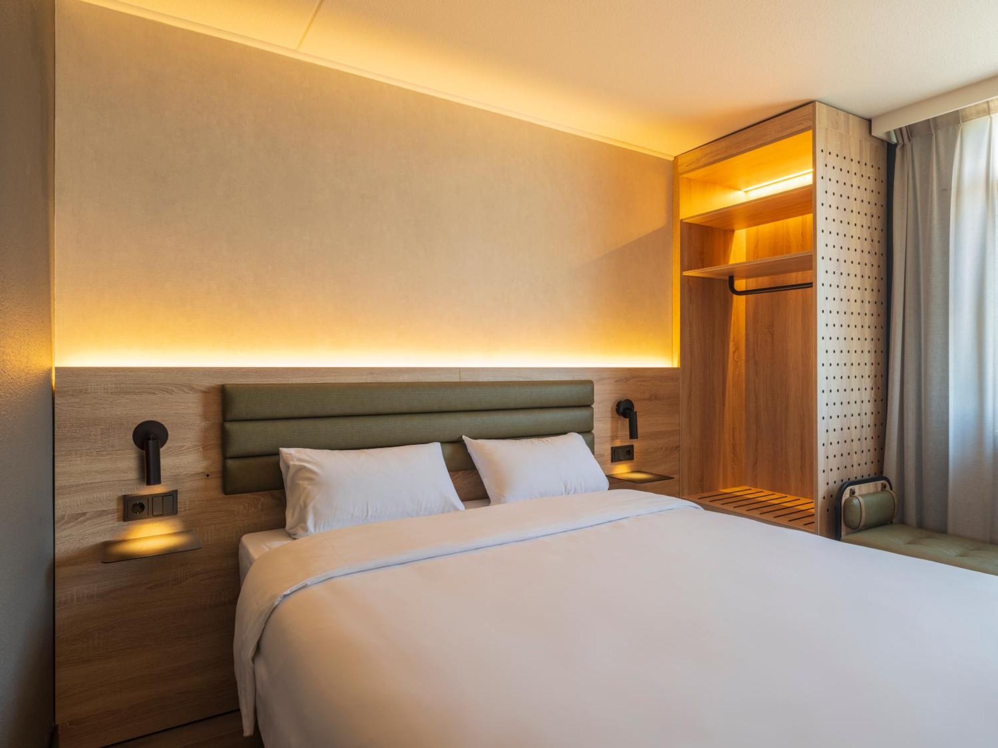 Twin Room,1729984469:JPEG