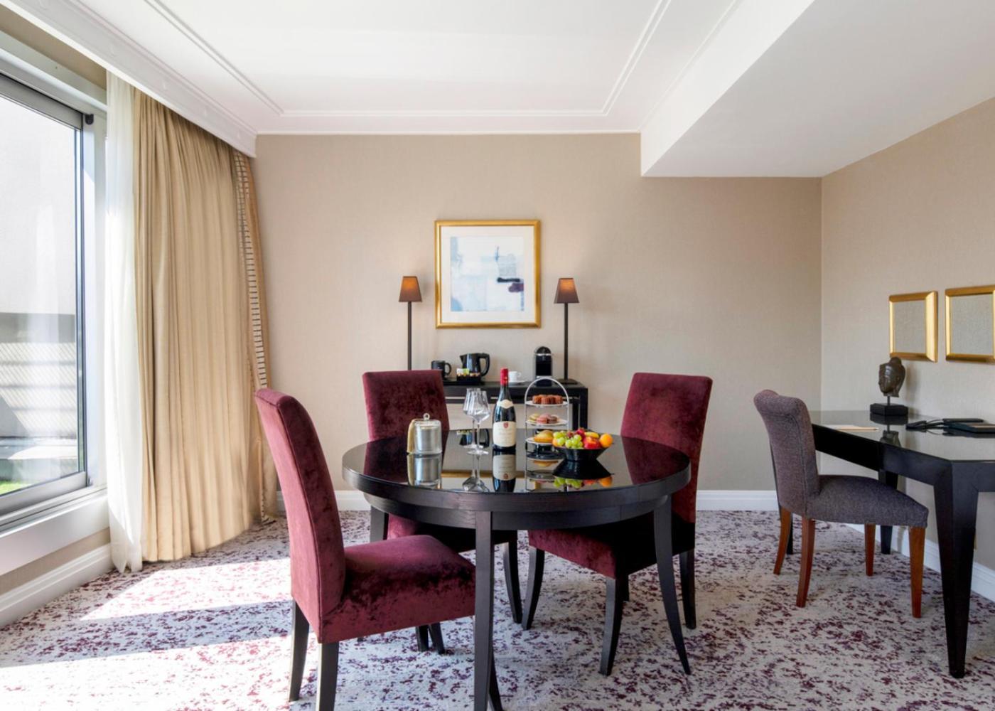 Montaigne Suite