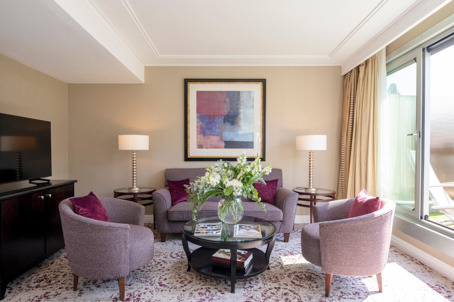 Montaigne Suite