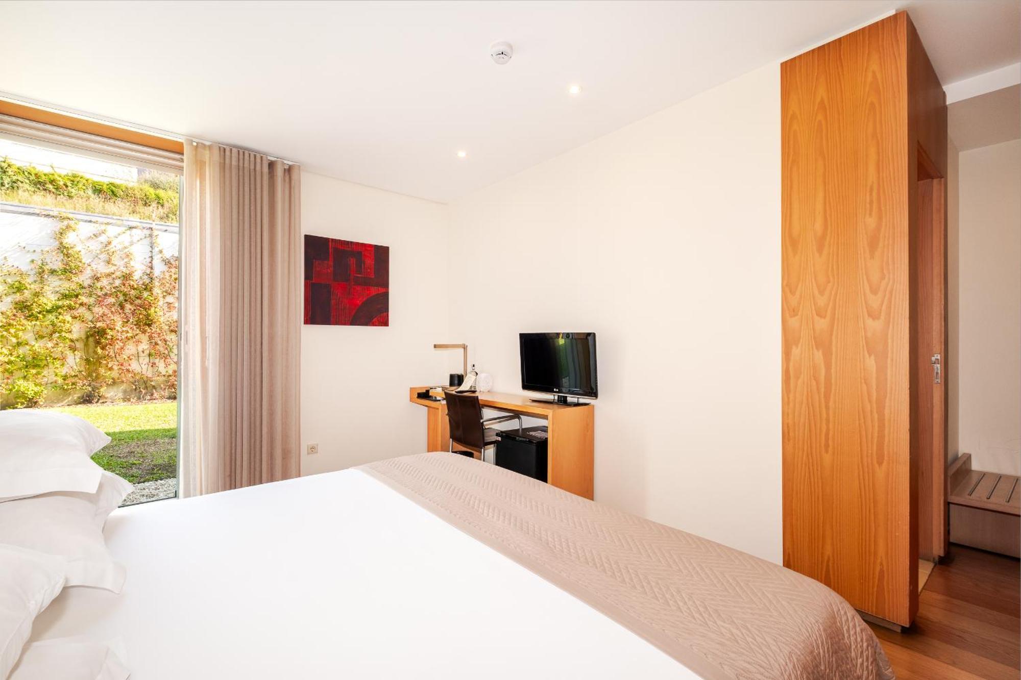 Double or Twin Room Garden View