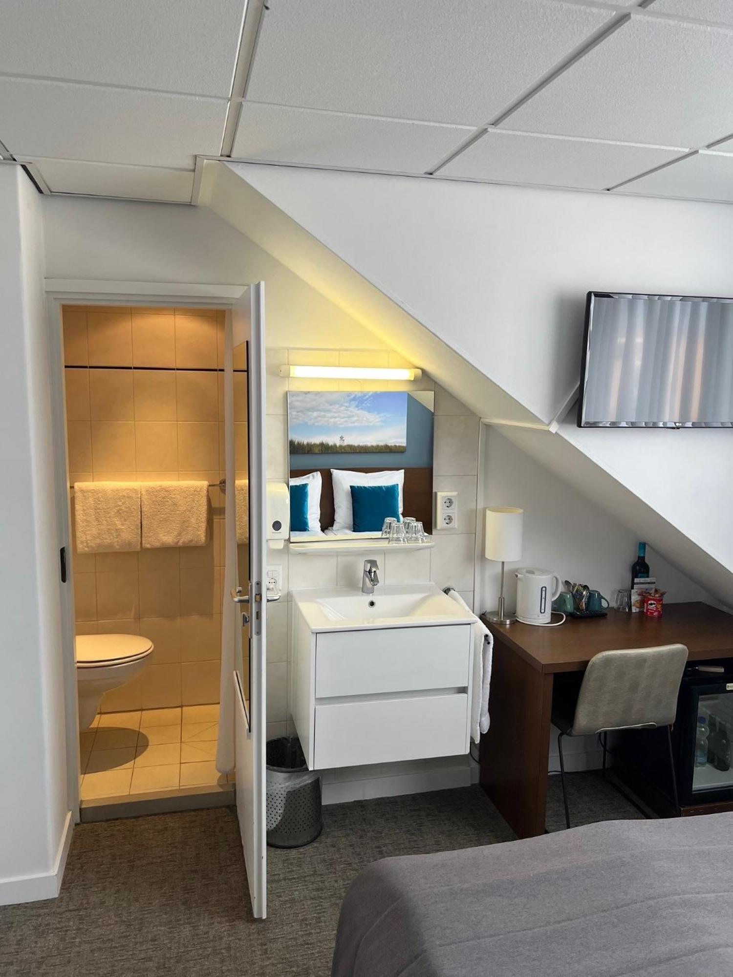 Single Room Bathroom