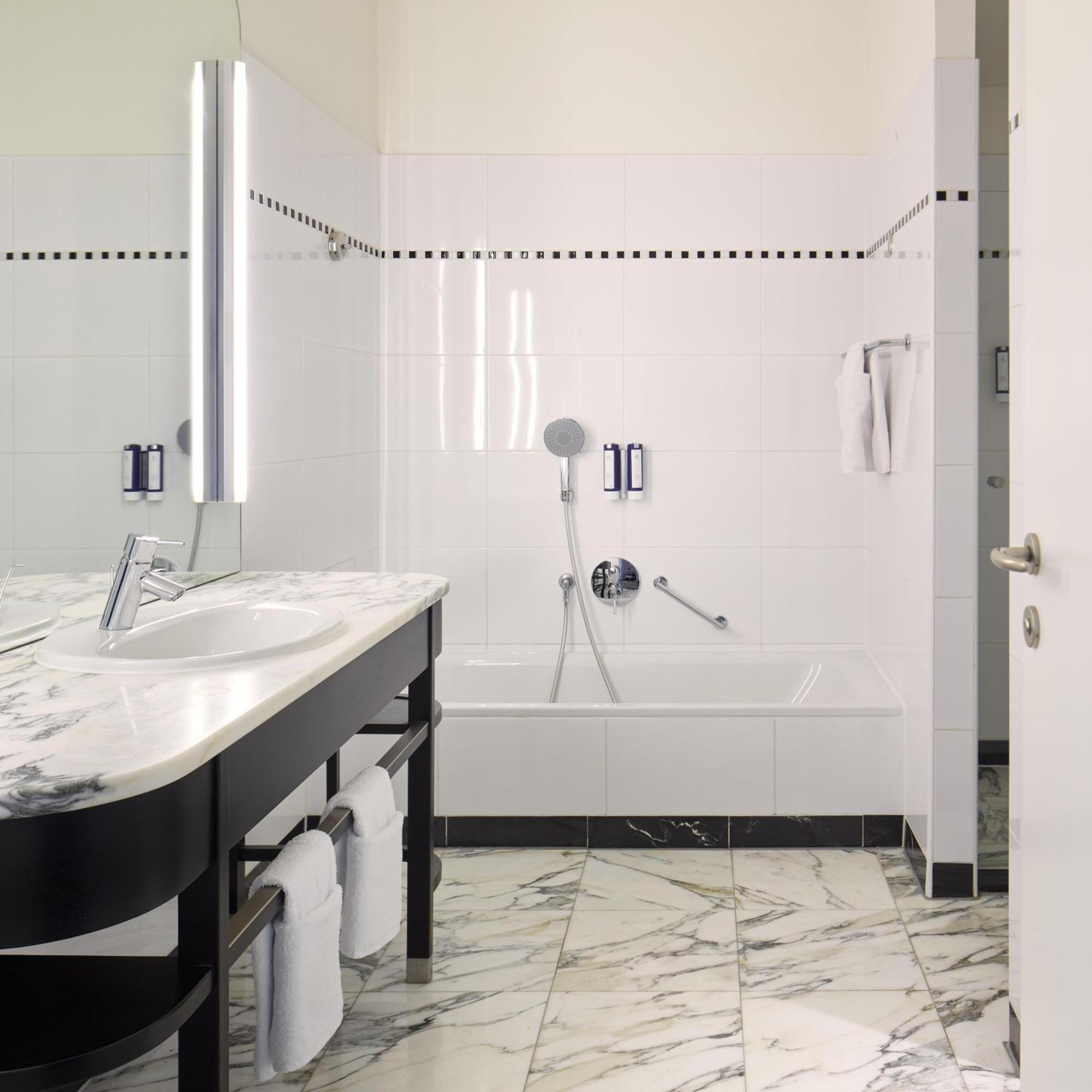 Deluxe Double Room wellness access,1614777273:JPEG